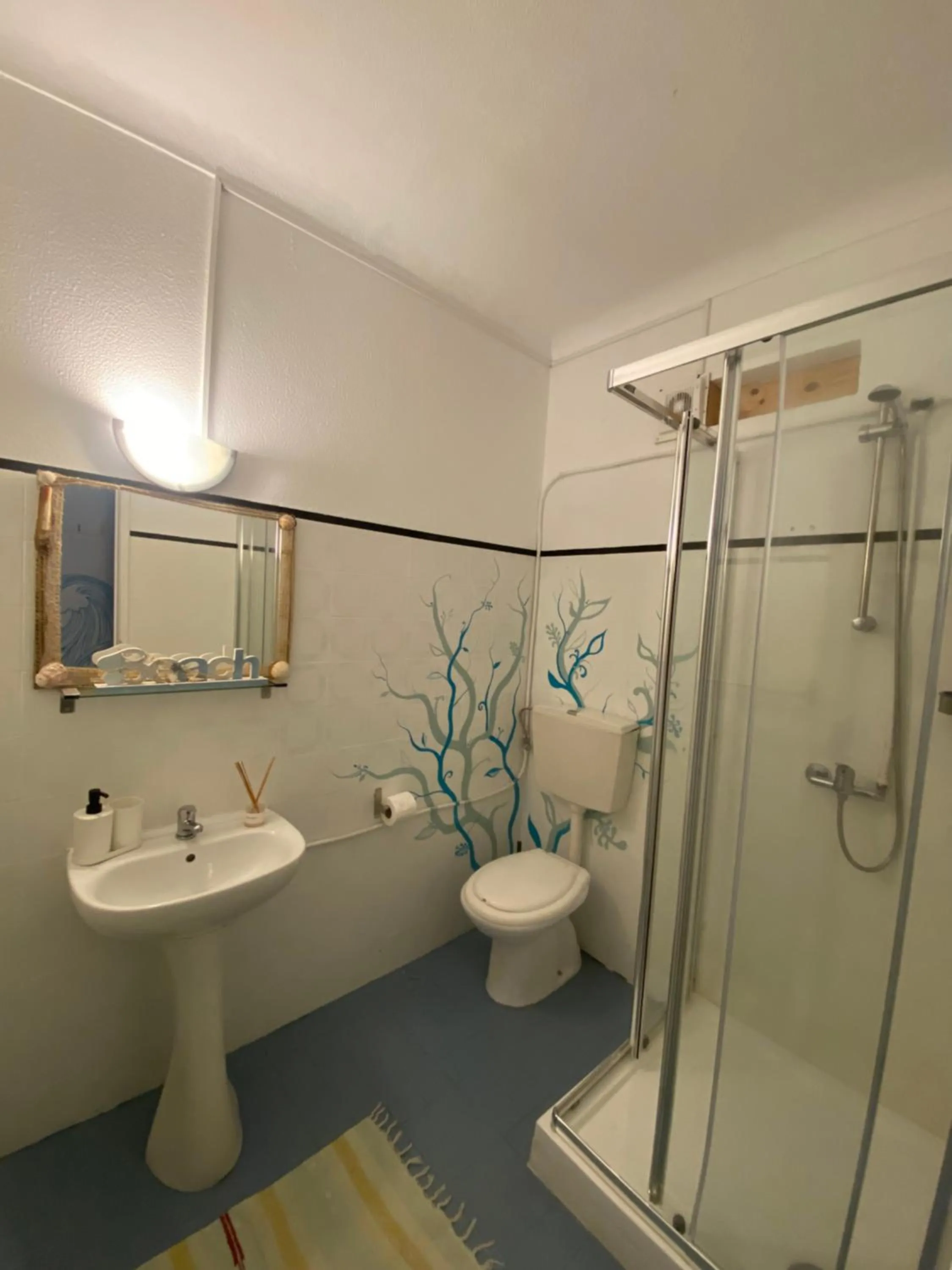 Shower in Hotel Jardim Oudinot "MyWay Kite&Surf"