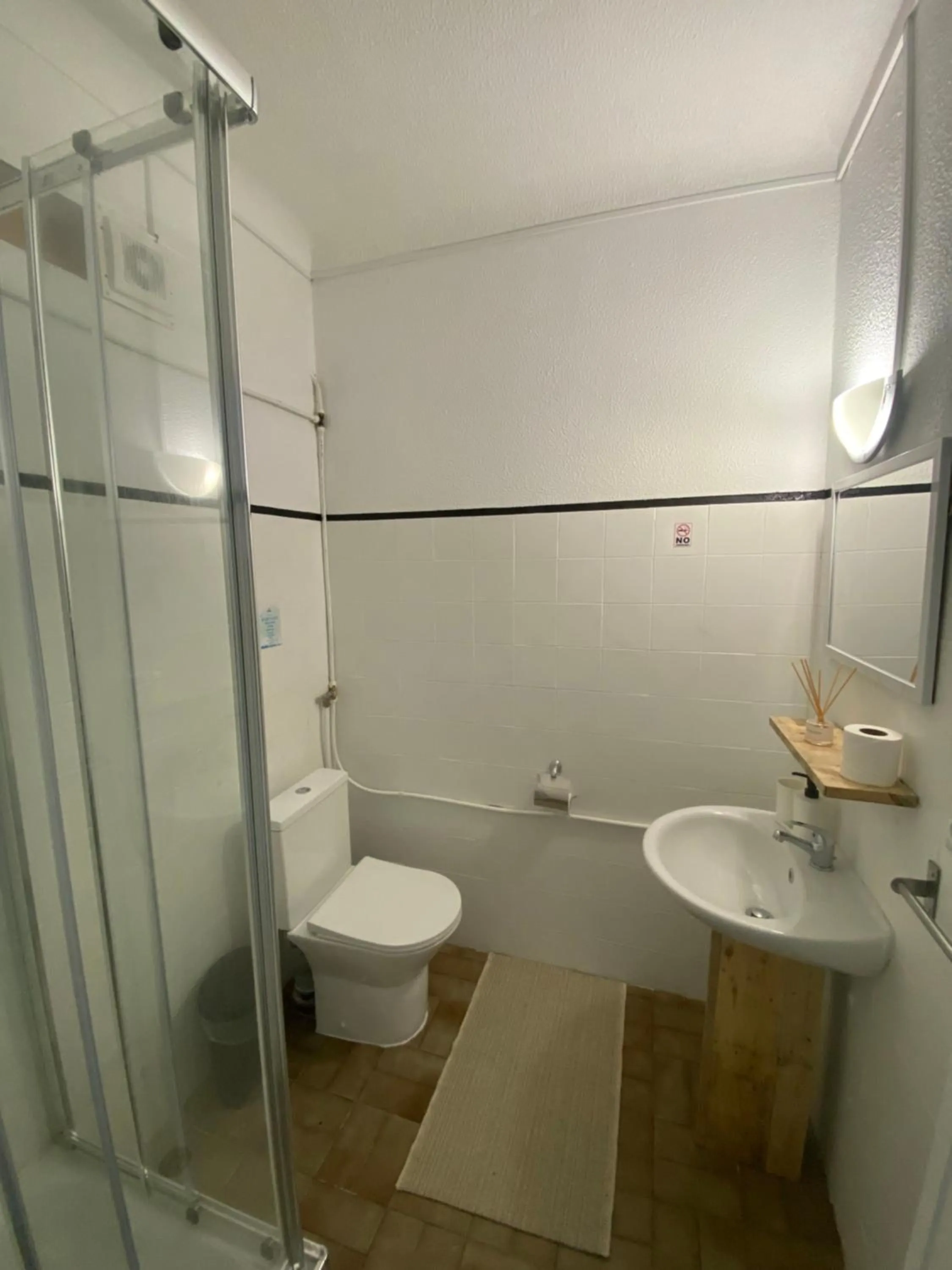 Shower in Hotel Jardim Oudinot "MyWay Kite&Surf"