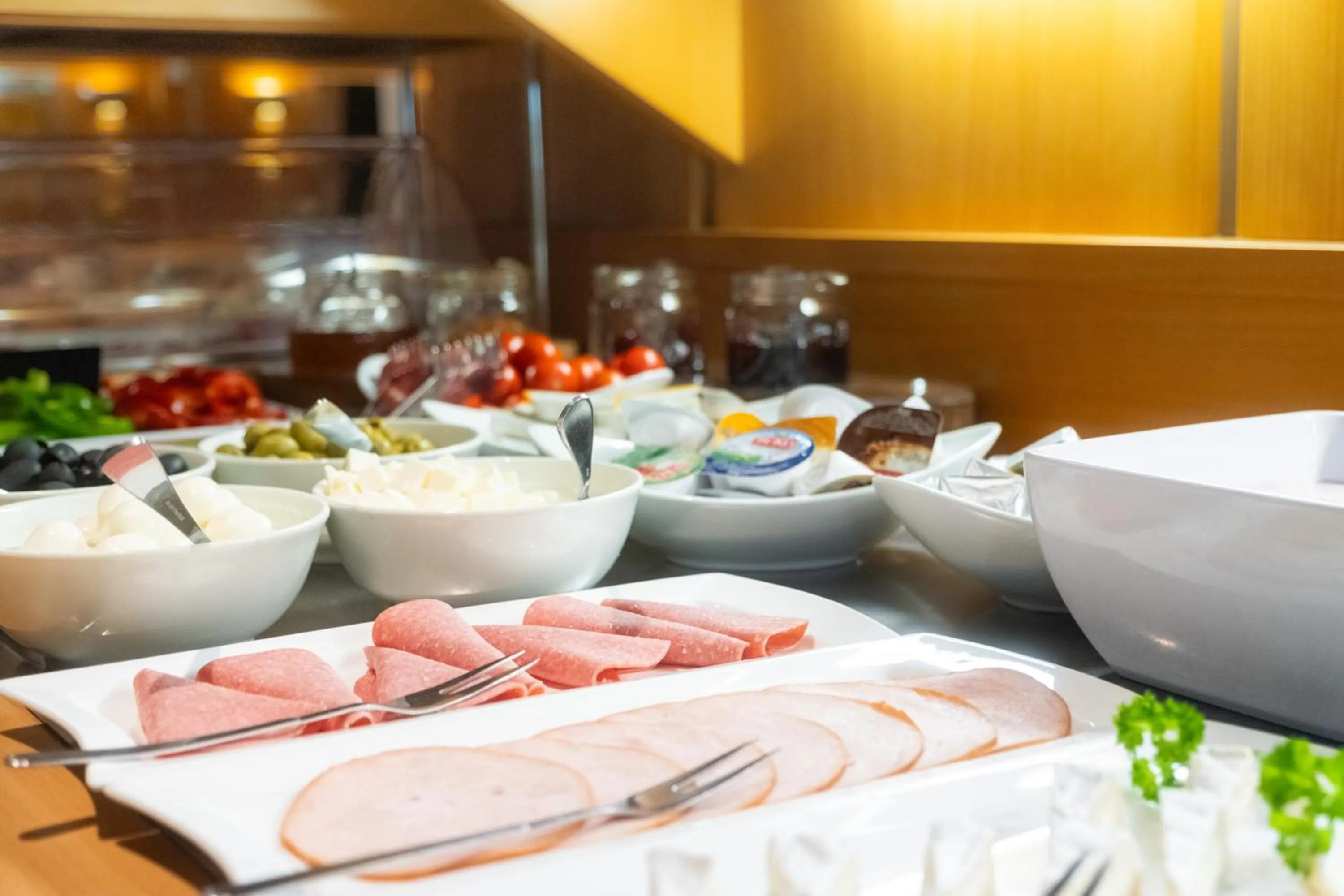 Food and drinks in Hotel Am Schlosspark , Wiesbaden