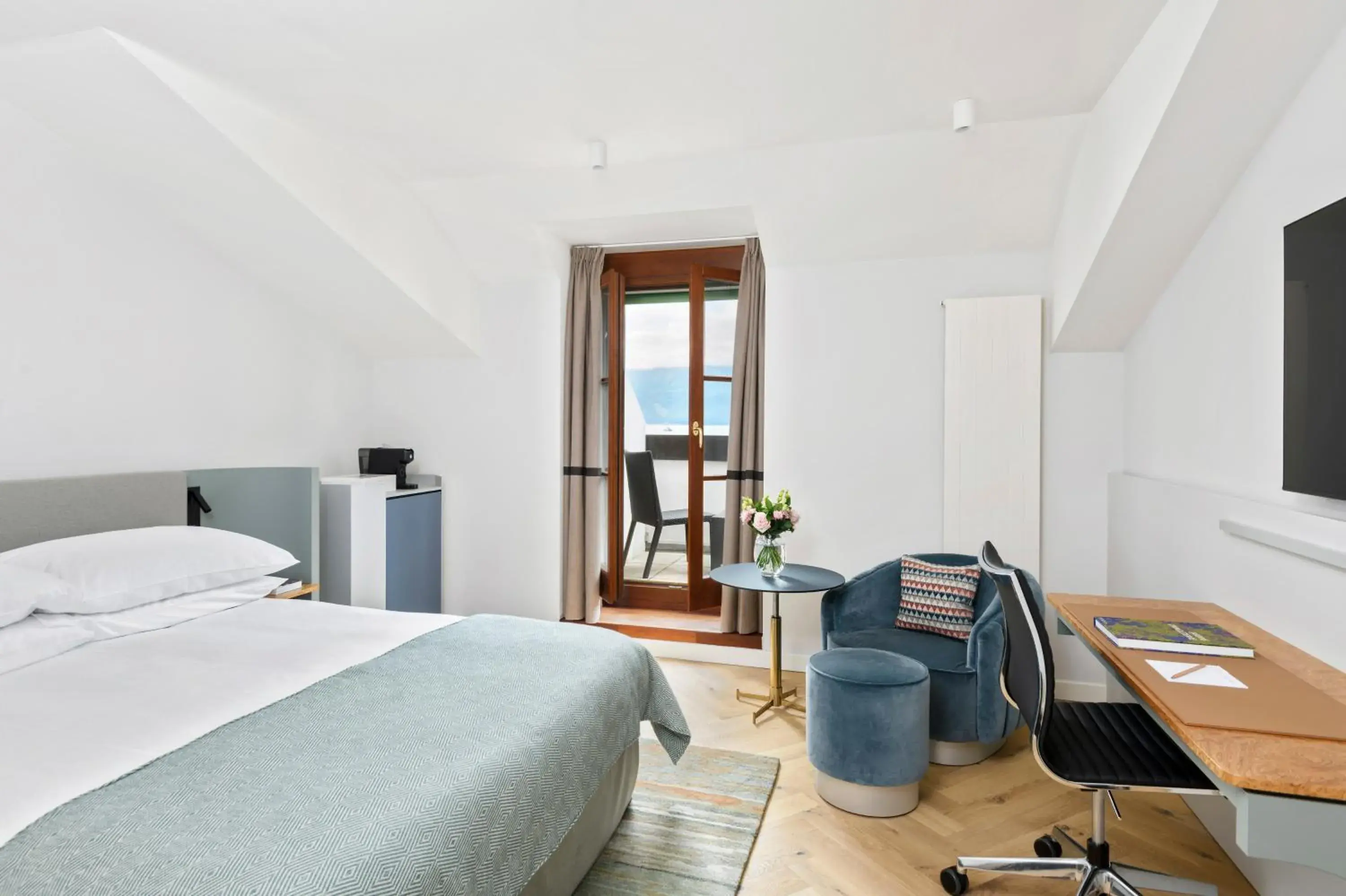 Executive Double Room with Lake View in Hotel Angleterre Executive Double Room with Lake View in Hotel Angleterre