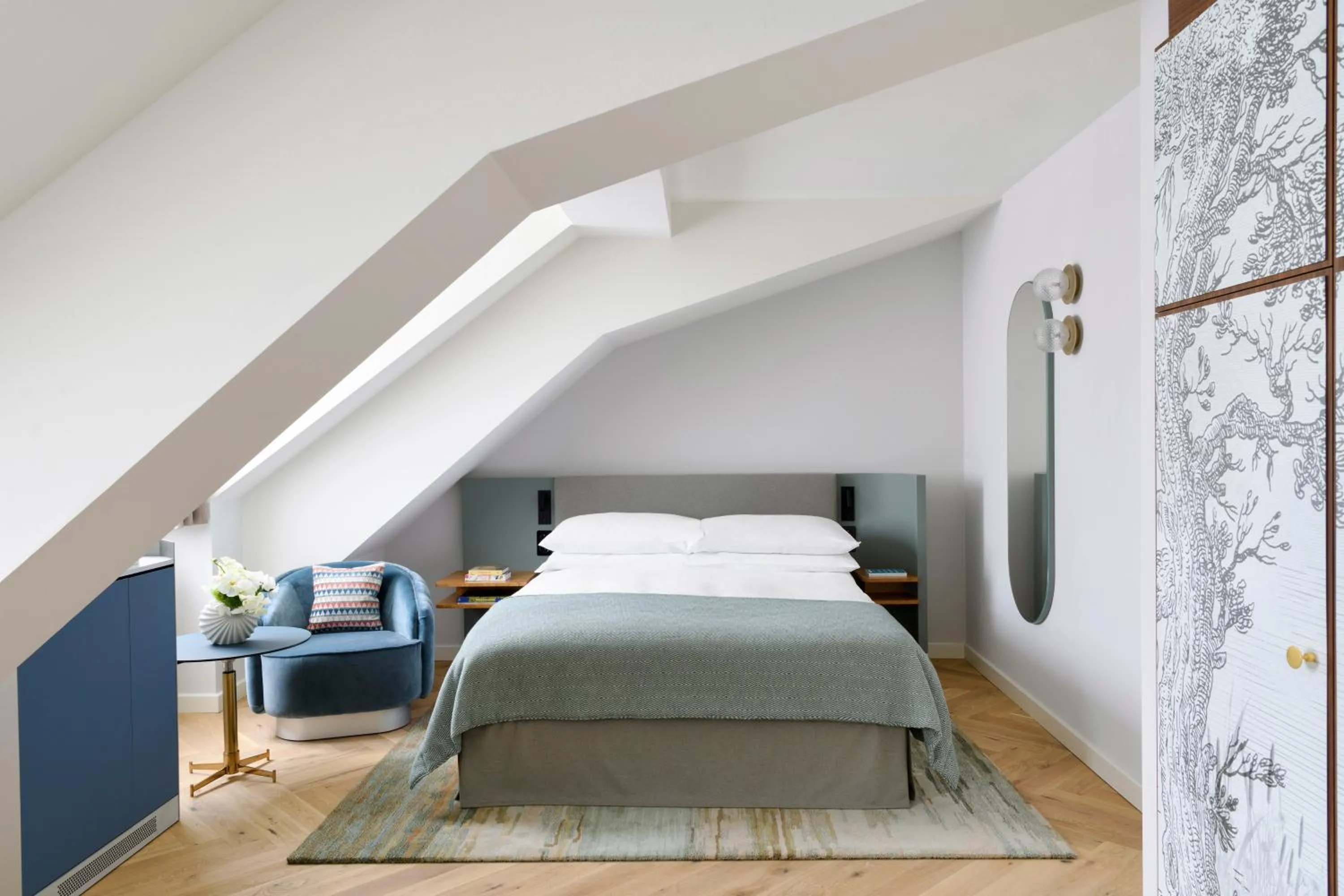 Bedroom, Bed in Hotel Angleterre