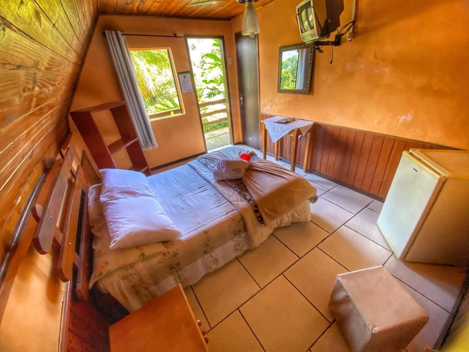 Photo of the whole room, Bed in Pousada Colibri Serrano