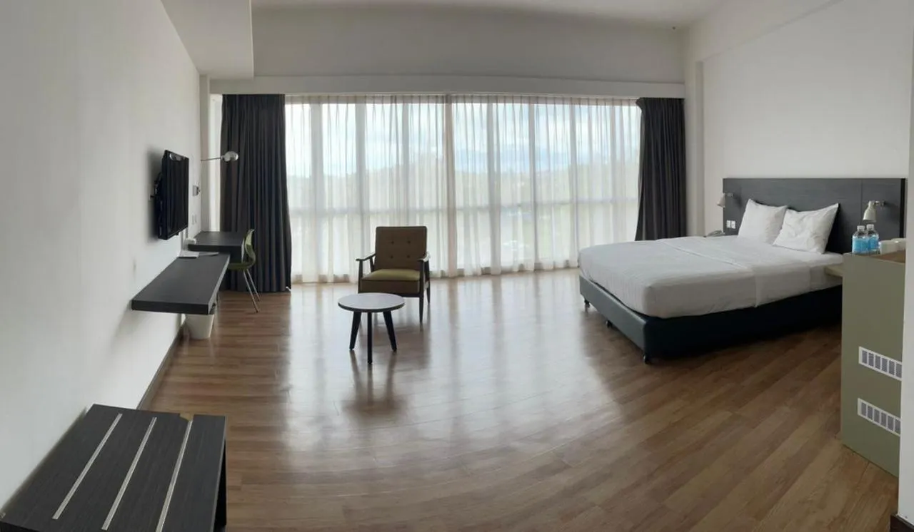 Photo of the whole room, Bed in Win Hotel