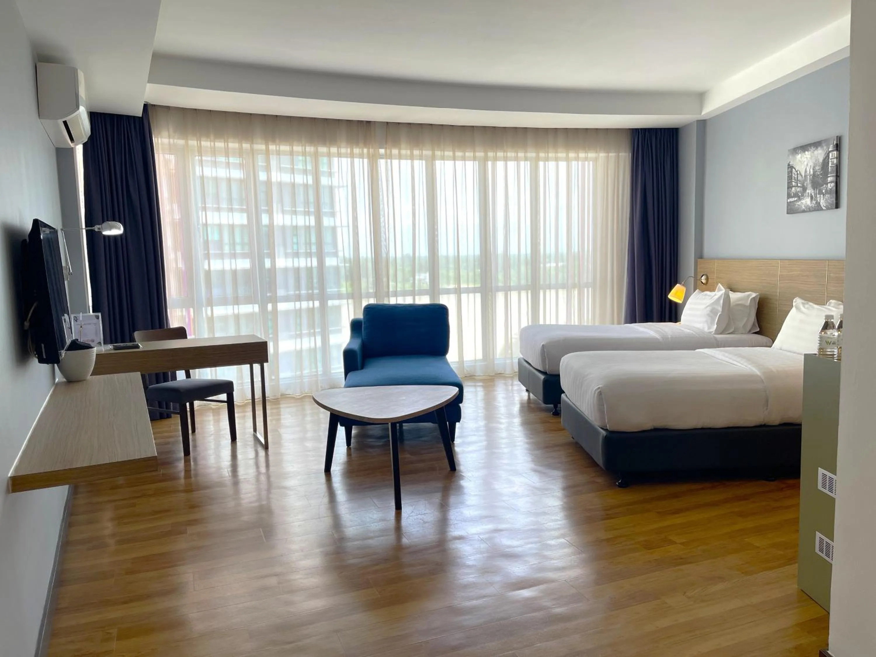 Photo of the whole room, Bed in Win Hotel