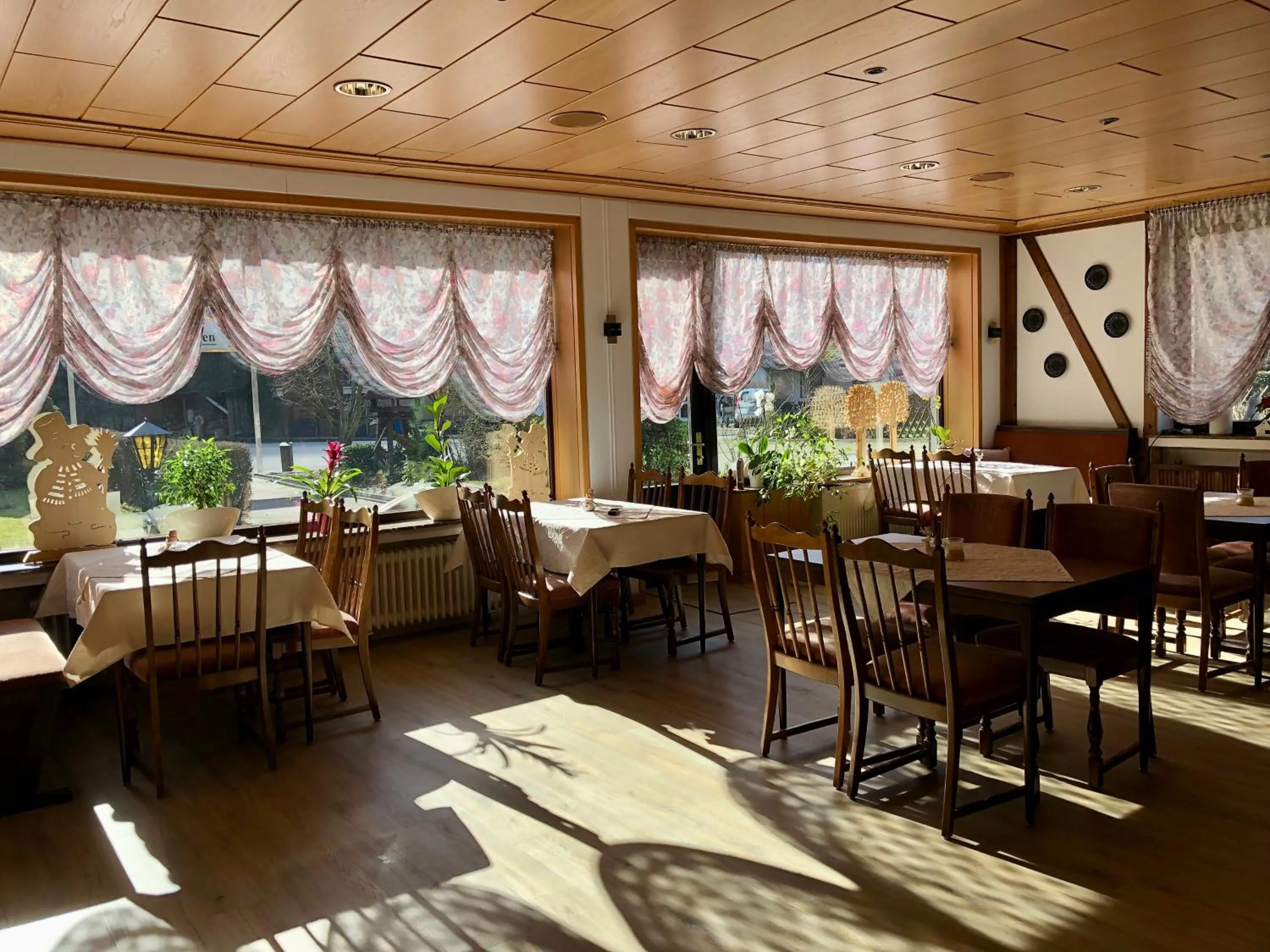 Restaurant/places to eat in Landhotel Kunzental