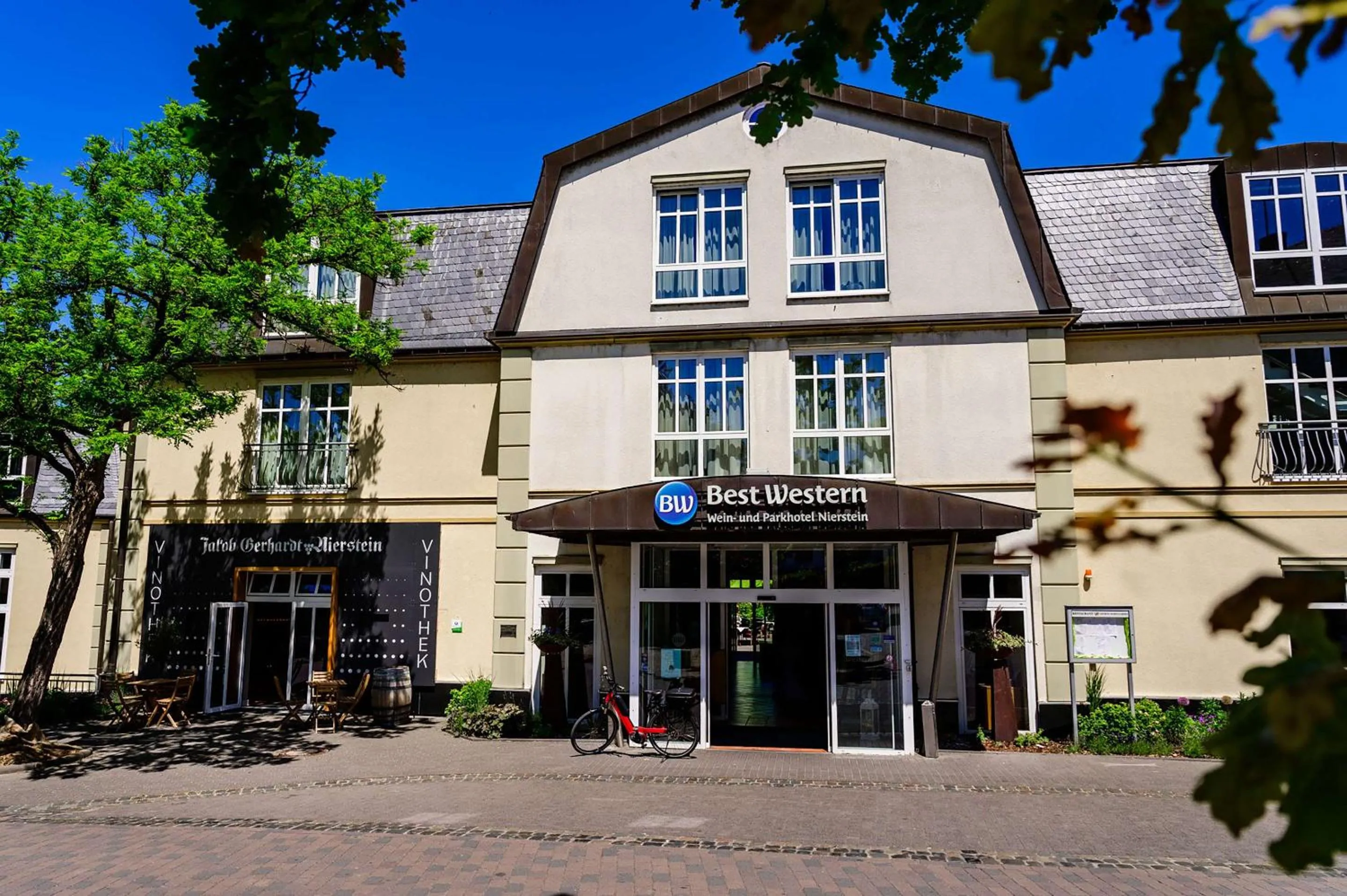Property building in Best Western Wein- und Parkhotel