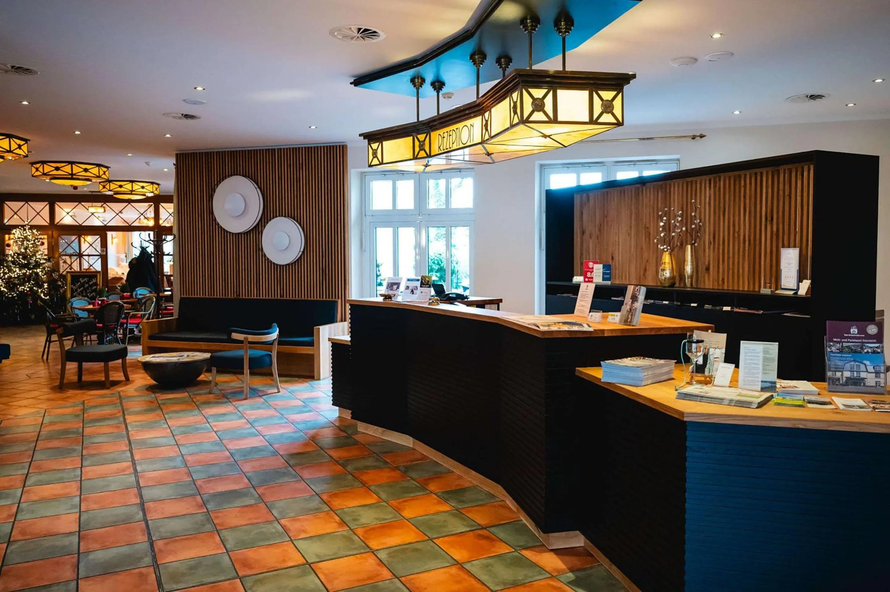 Lobby or reception in Best Western Wein- und Parkhotel
