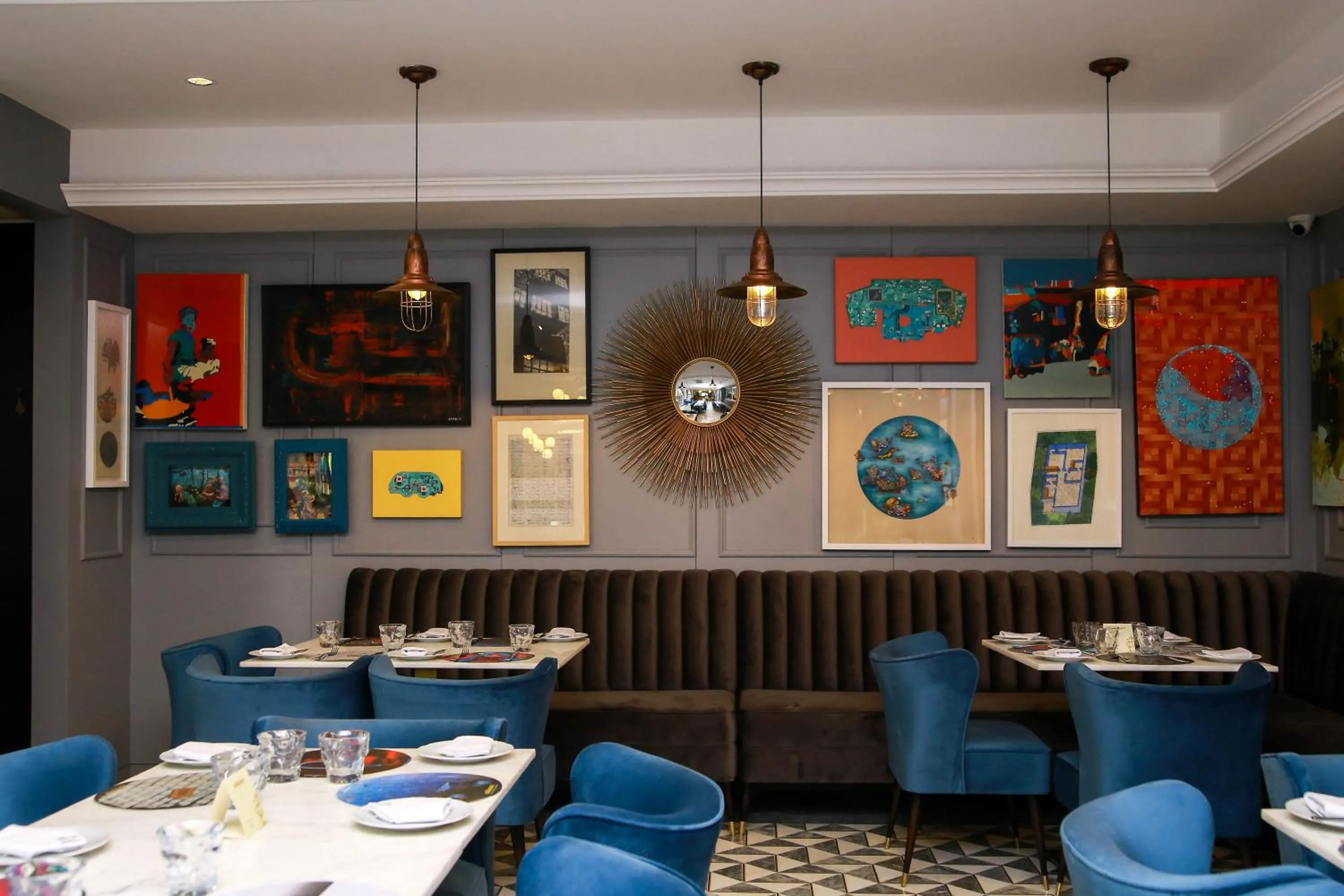 Restaurant/places to eat in Ambiance Boutique Art Hotel Lahore