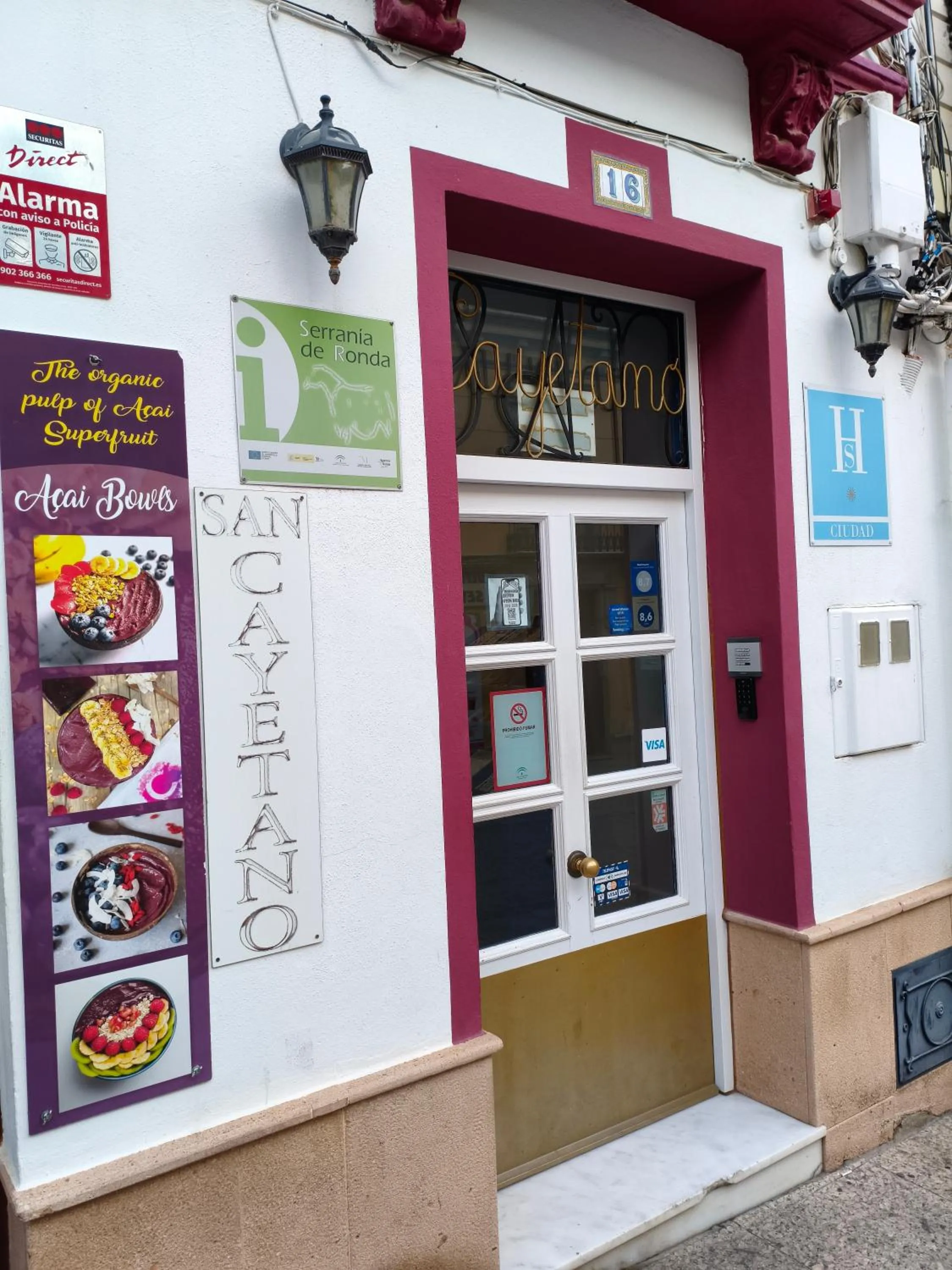 Property building in Hostal San Cayetano