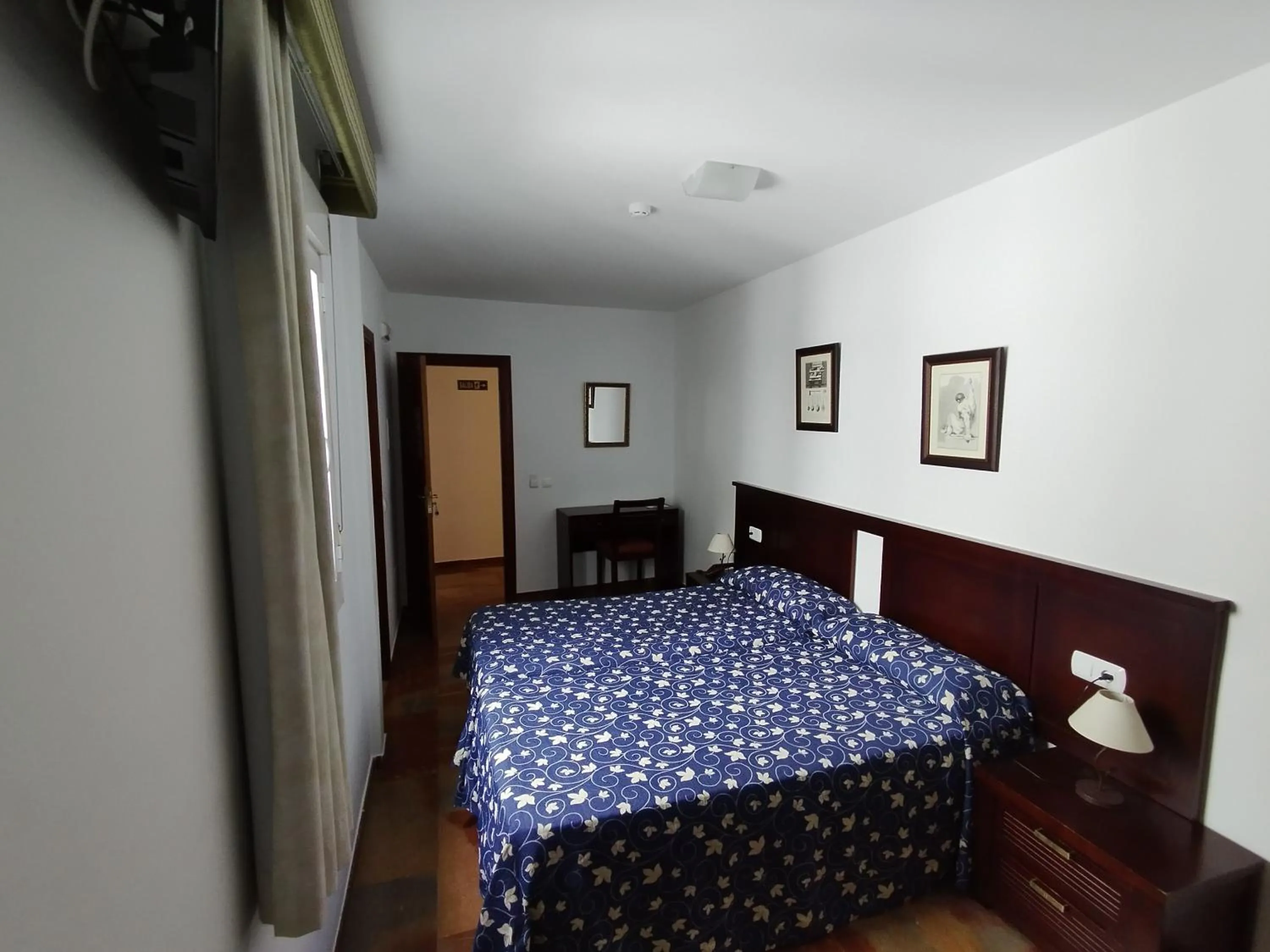 Bedroom, Bed in Hostal San Cayetano