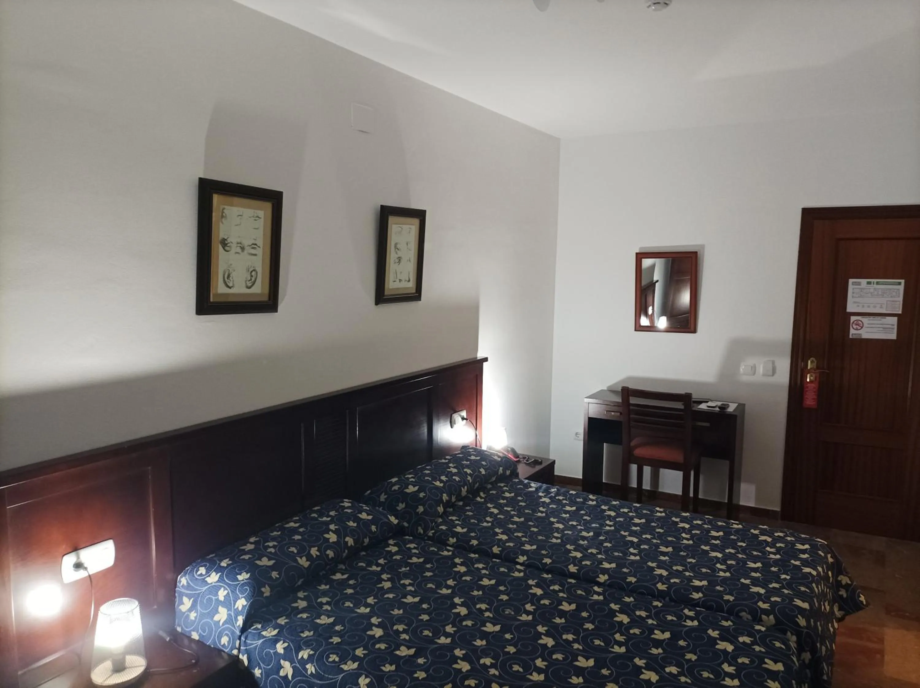 Property building, Bed in Hostal San Cayetano