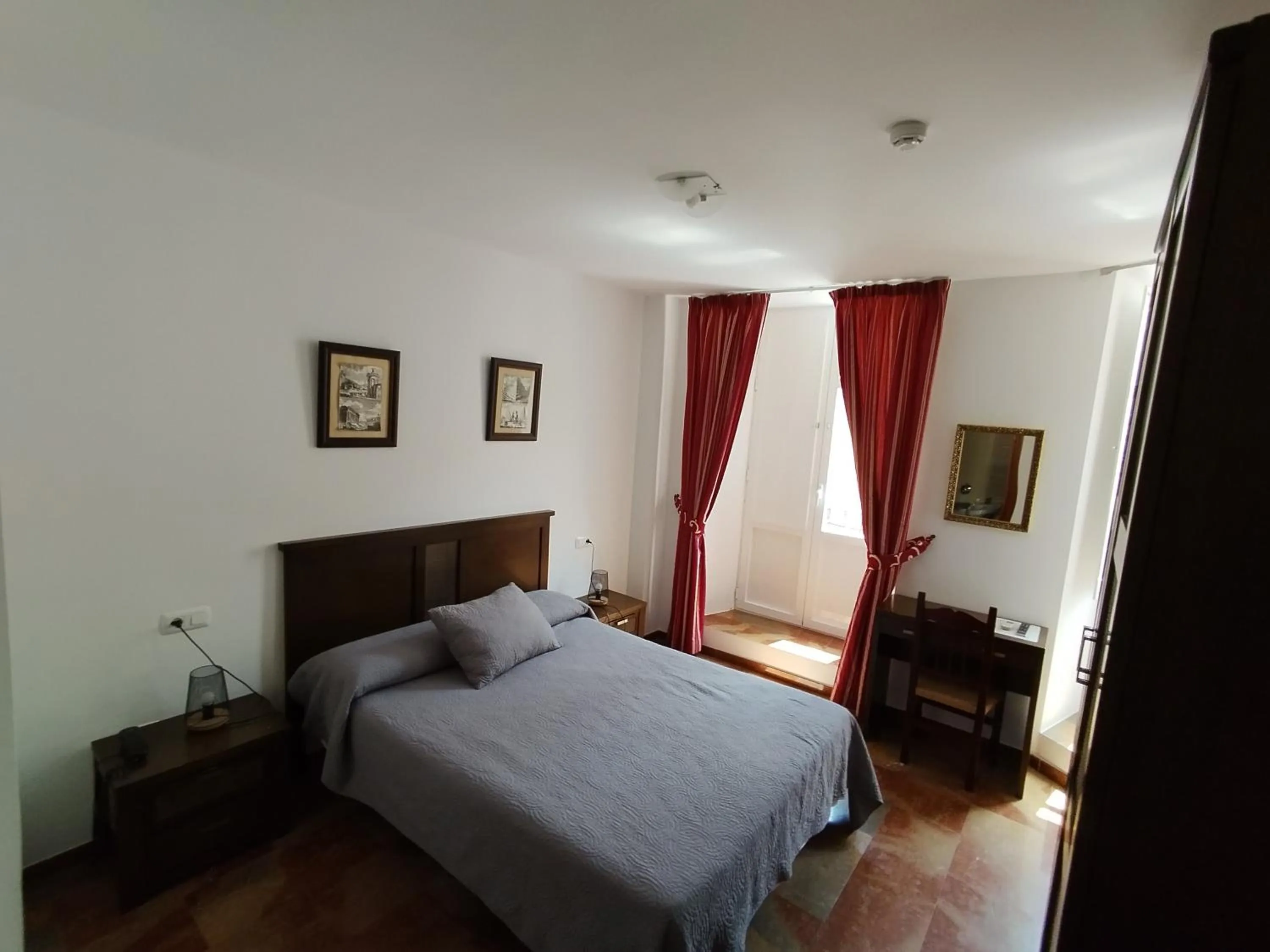 Bedroom, Bed in Hostal San Cayetano