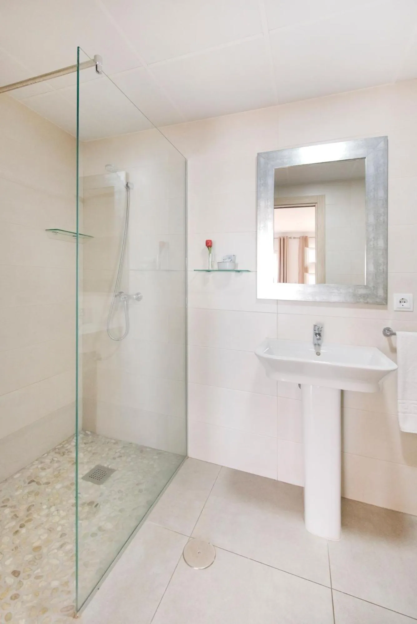 Shower in Hotel San Miguel