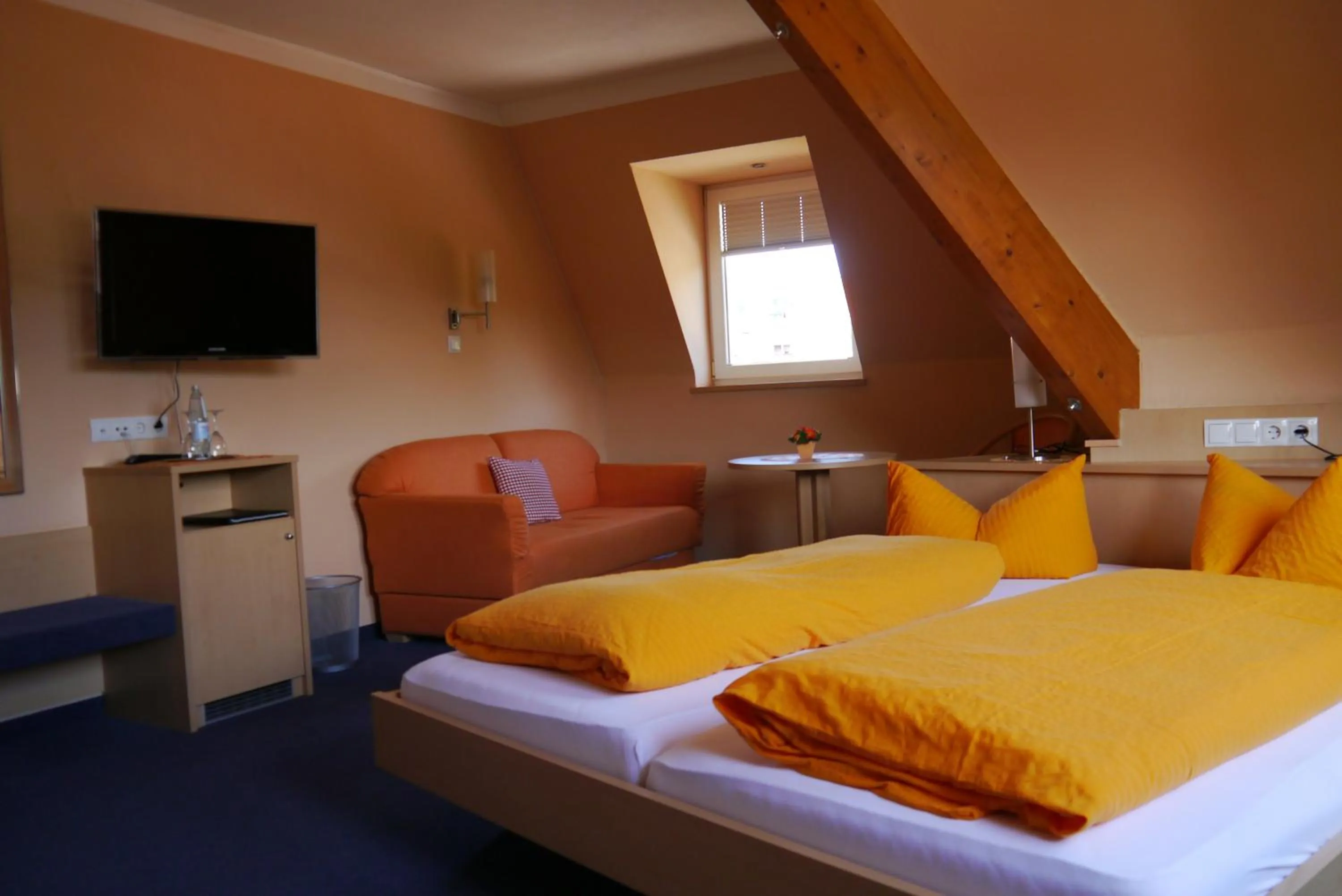 Photo of the whole room, Bed in Hotel Linde Pfalz