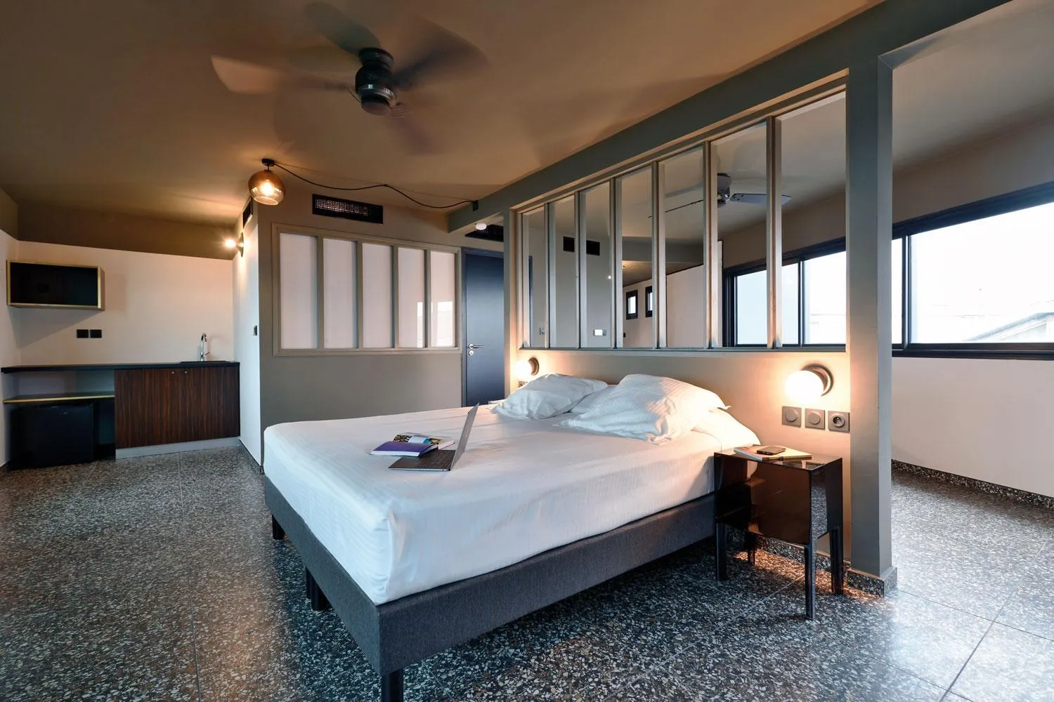 Bed in DINA MORGABINE SAINT DENIS