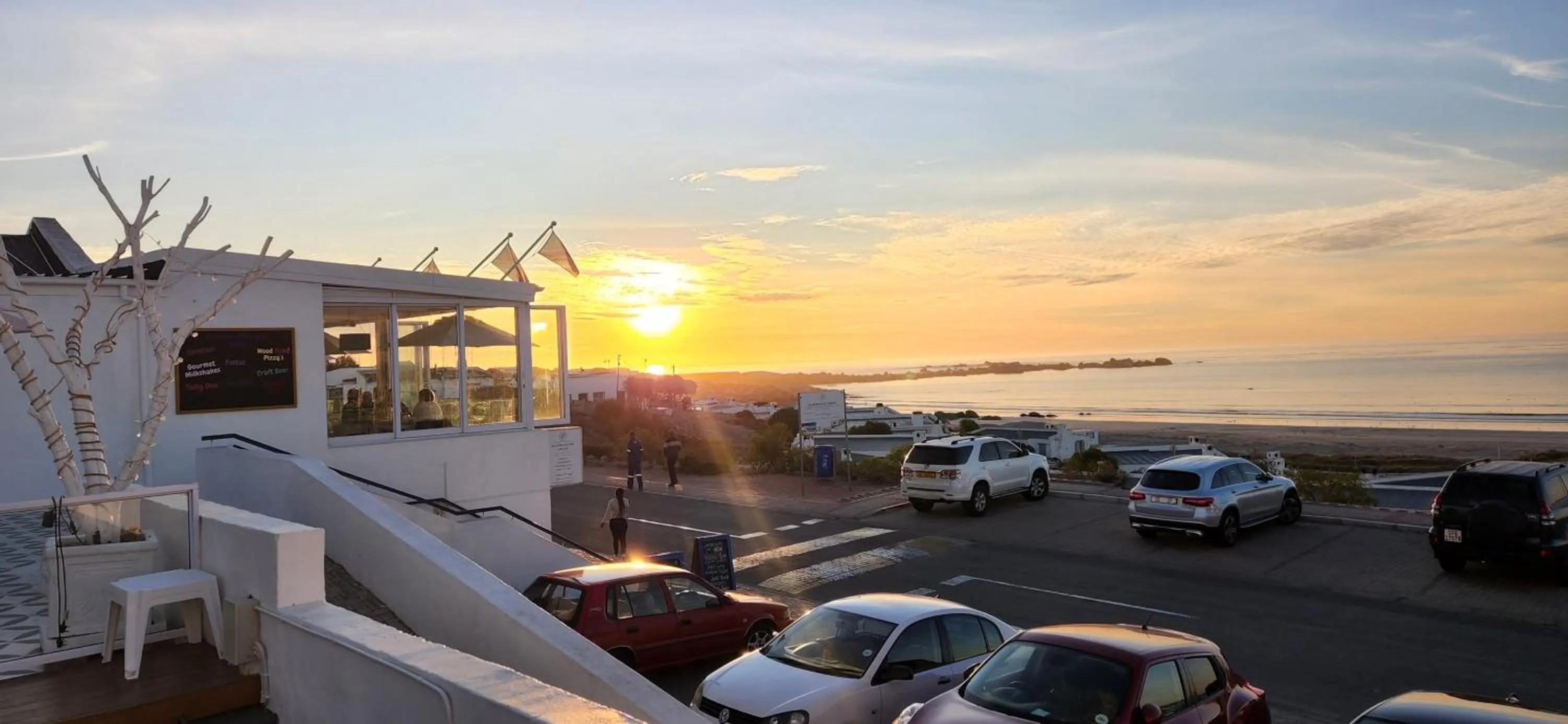 Day in Paternoster Lodge