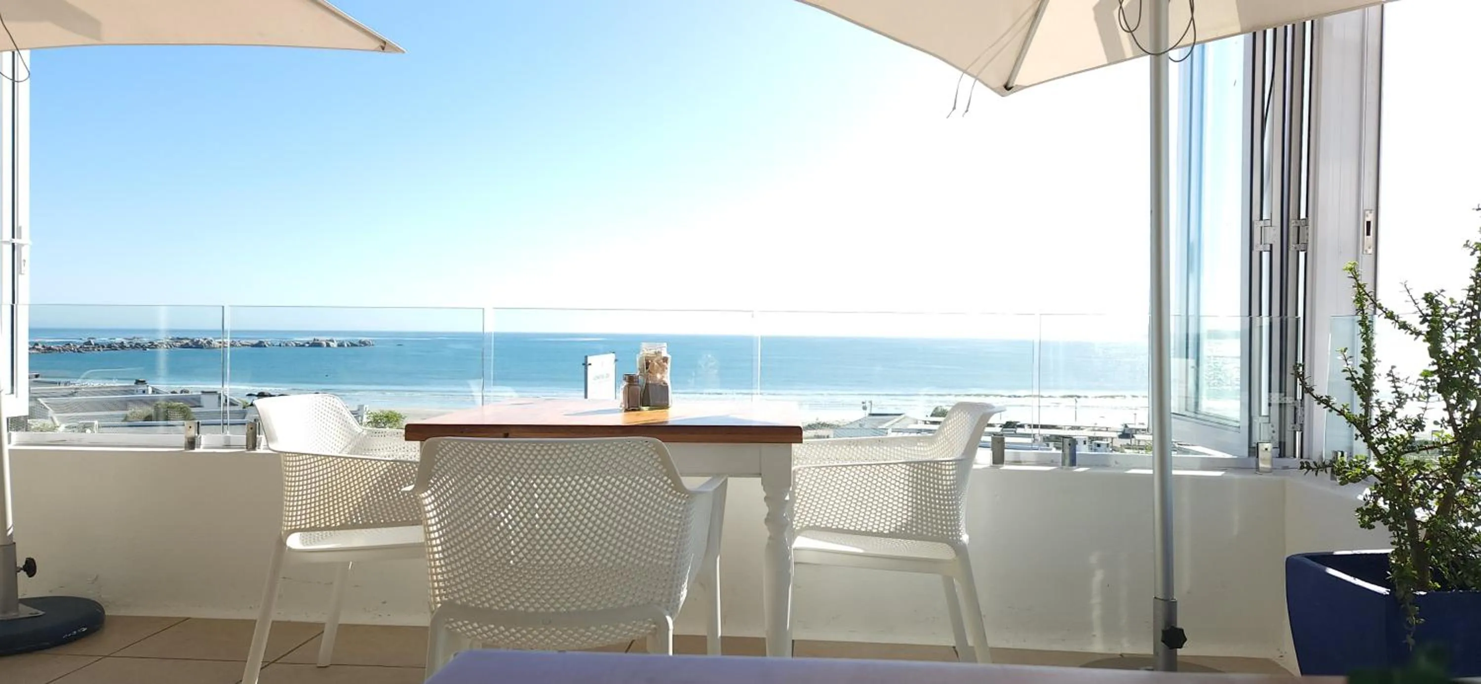 Day in Paternoster Lodge