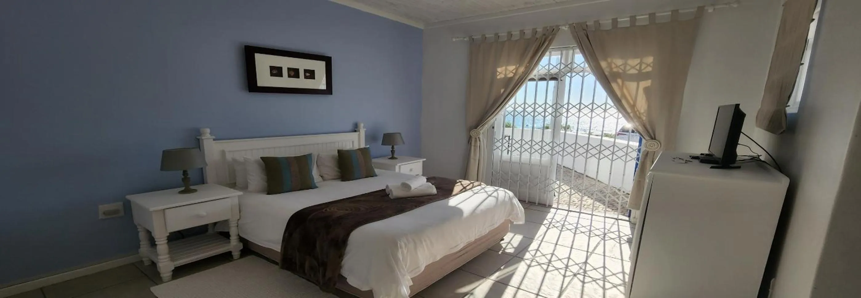 Bed in Paternoster Lodge