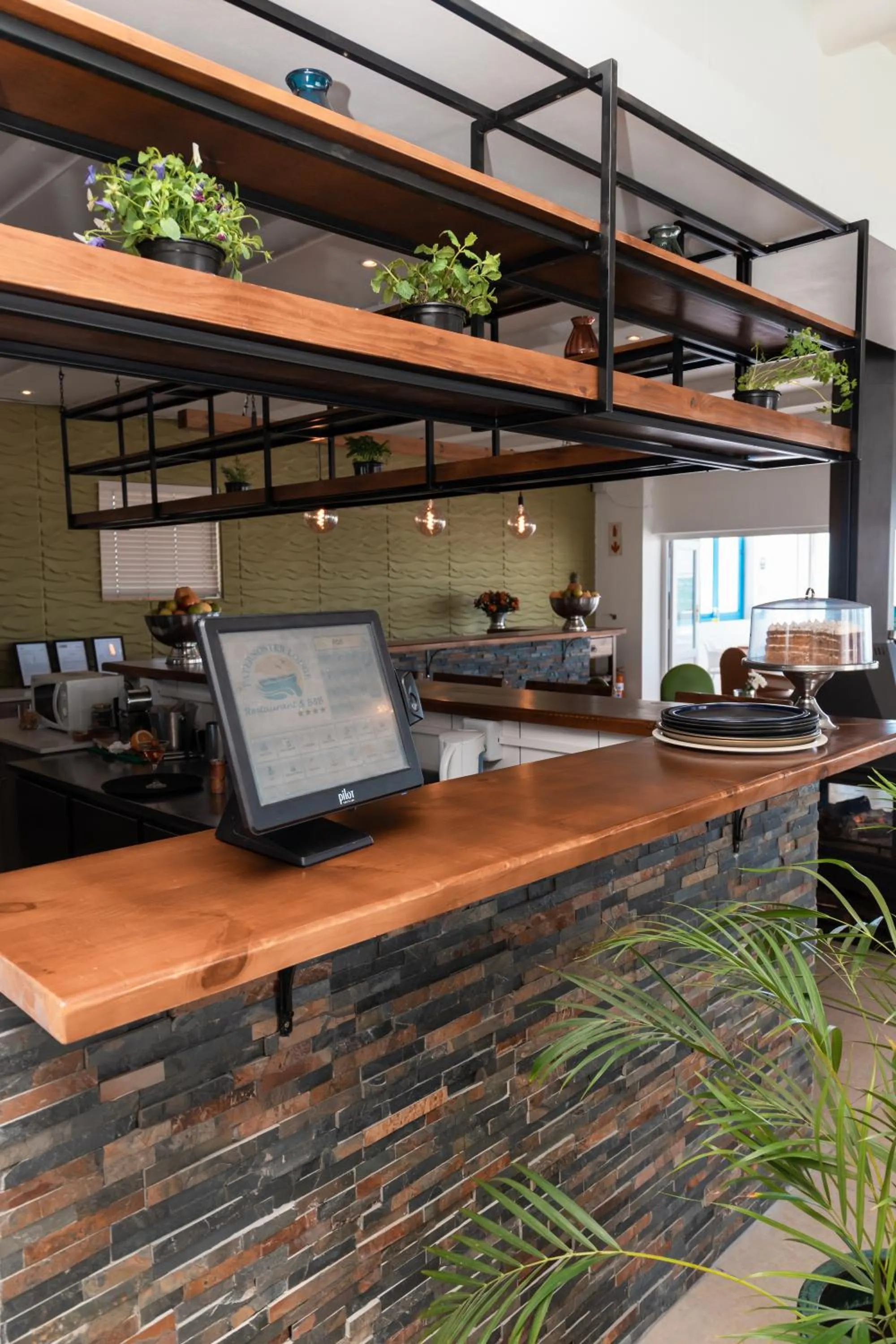 Restaurant/places to eat in Paternoster Lodge