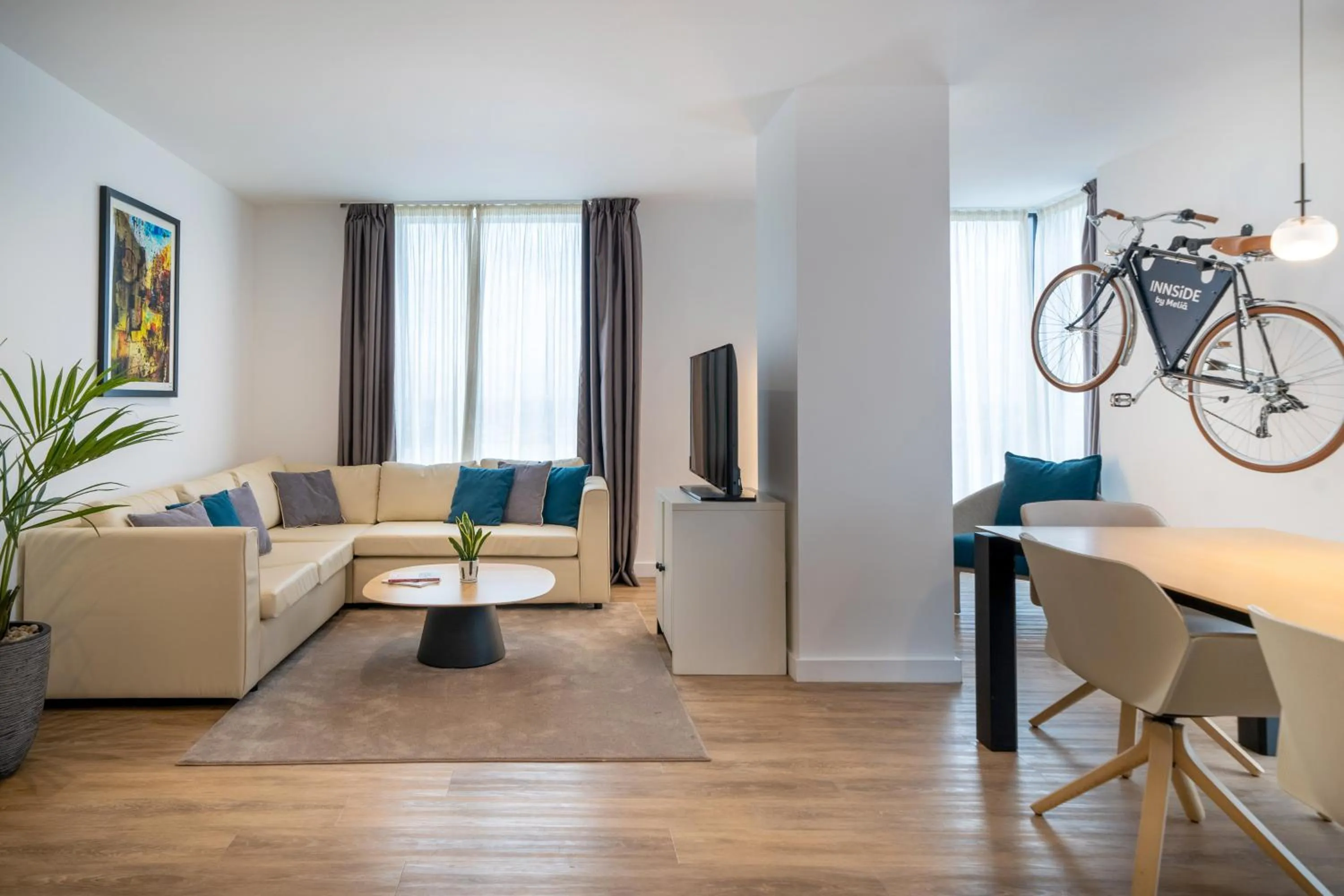 Lounge or bar in INNSiDE by Meliá Liverpool