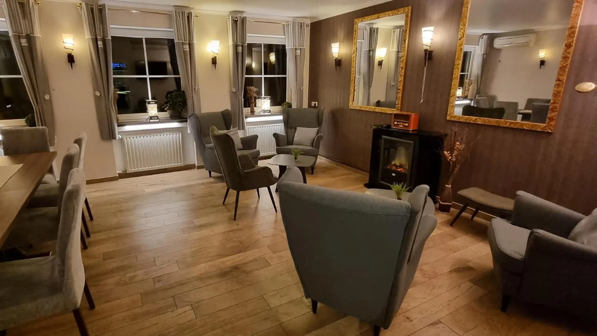 Communal lounge/ TV room in Hotel Rhöner Land Garni - Bed & Breakfast