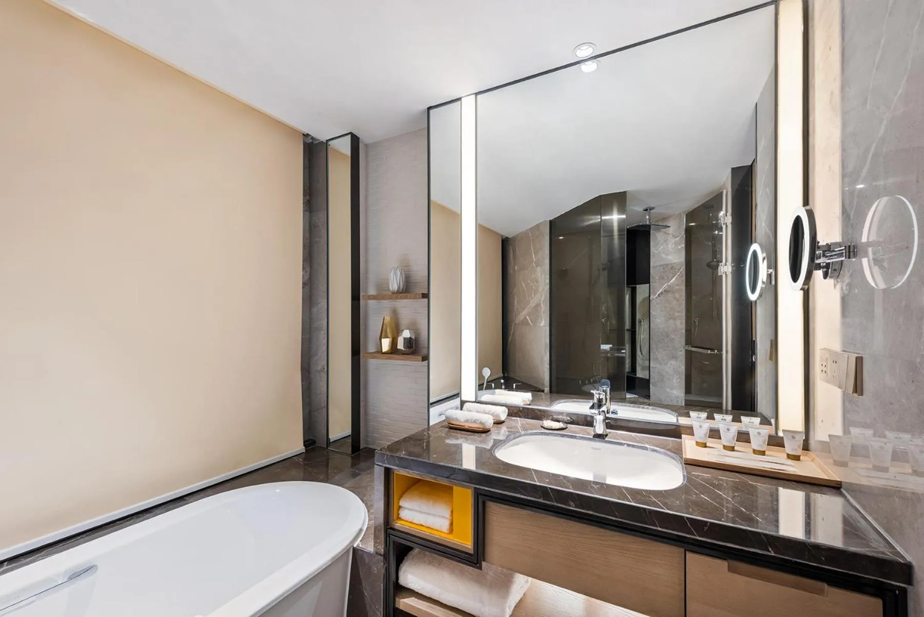 Bath in Grand Mercure Shanghai Lingang