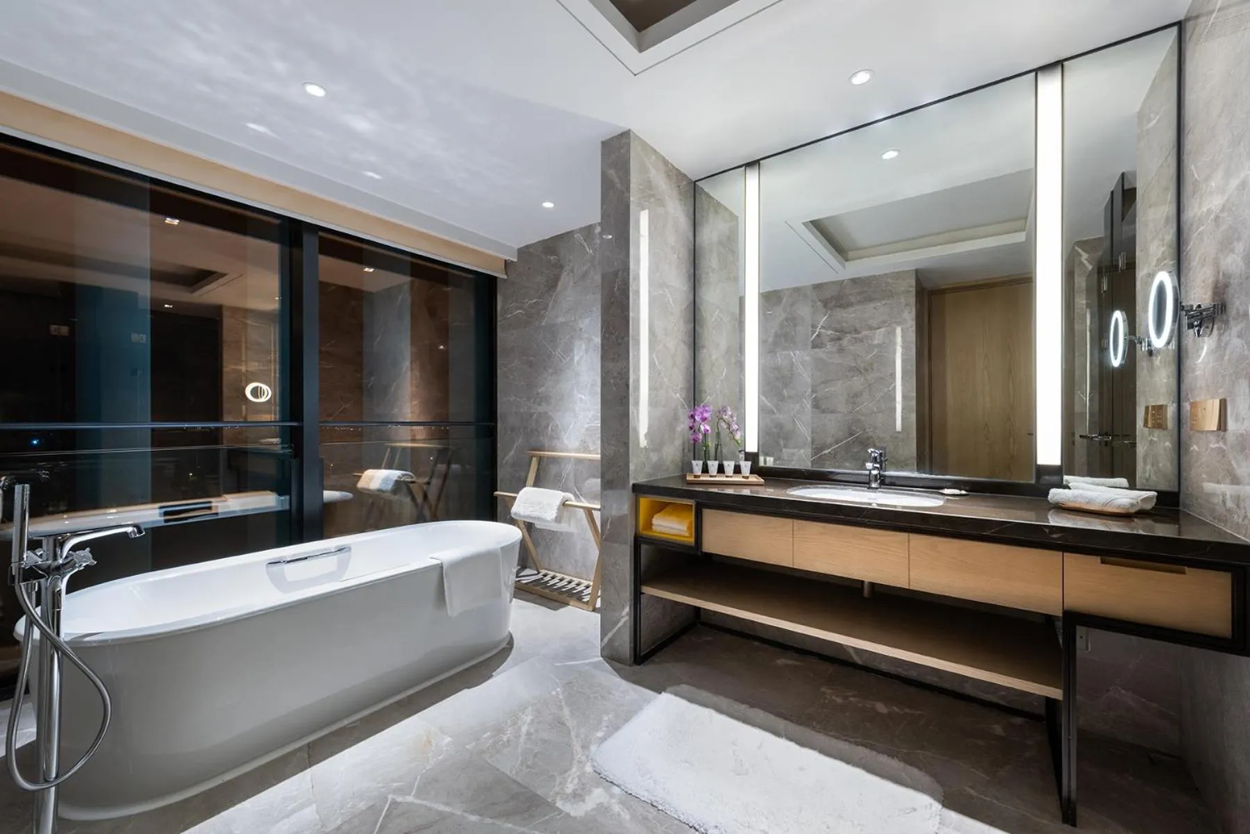 Bath in Grand Mercure Shanghai Lingang