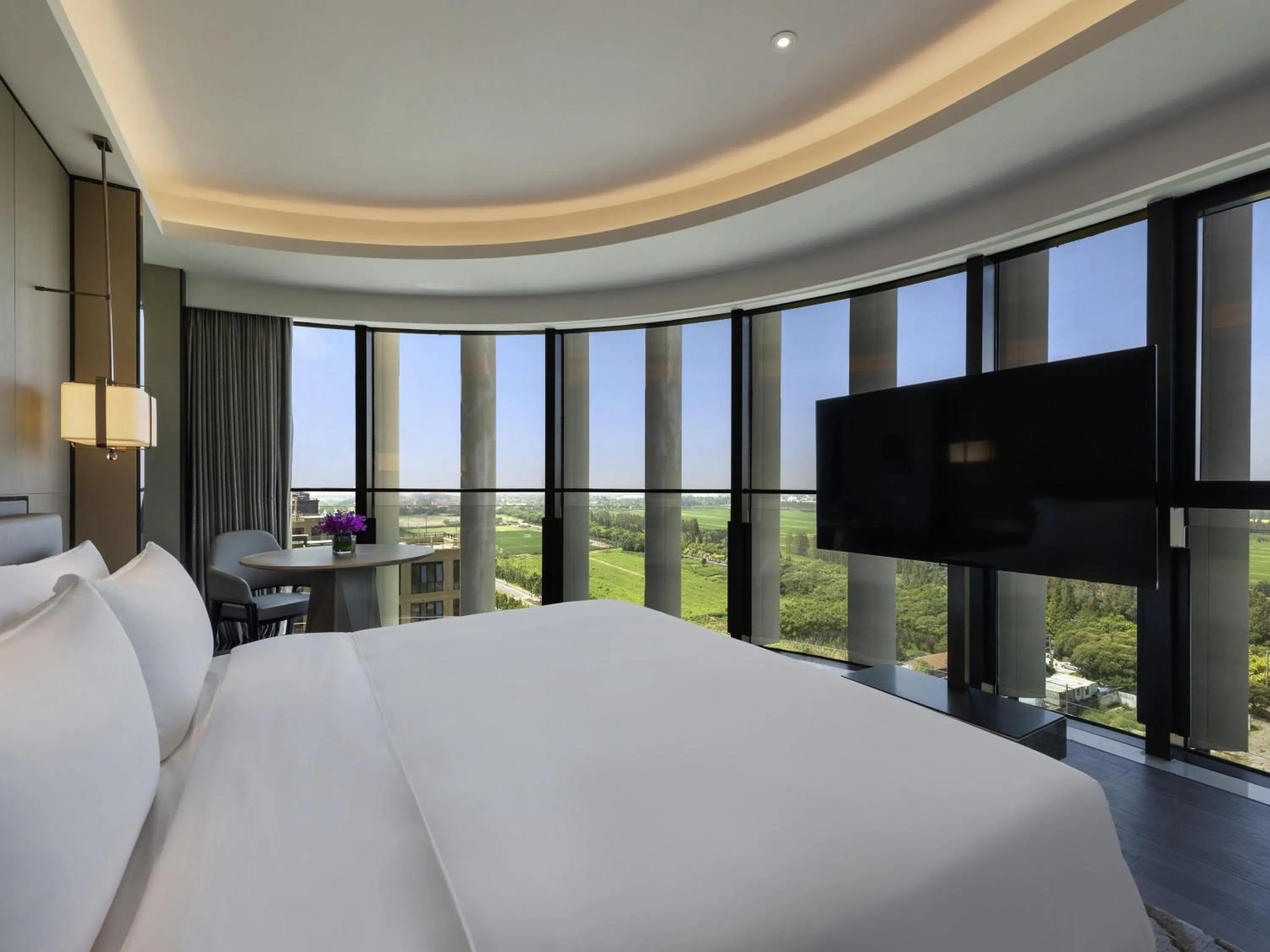 Bedroom, Bed in Grand Mercure Shanghai Lingang