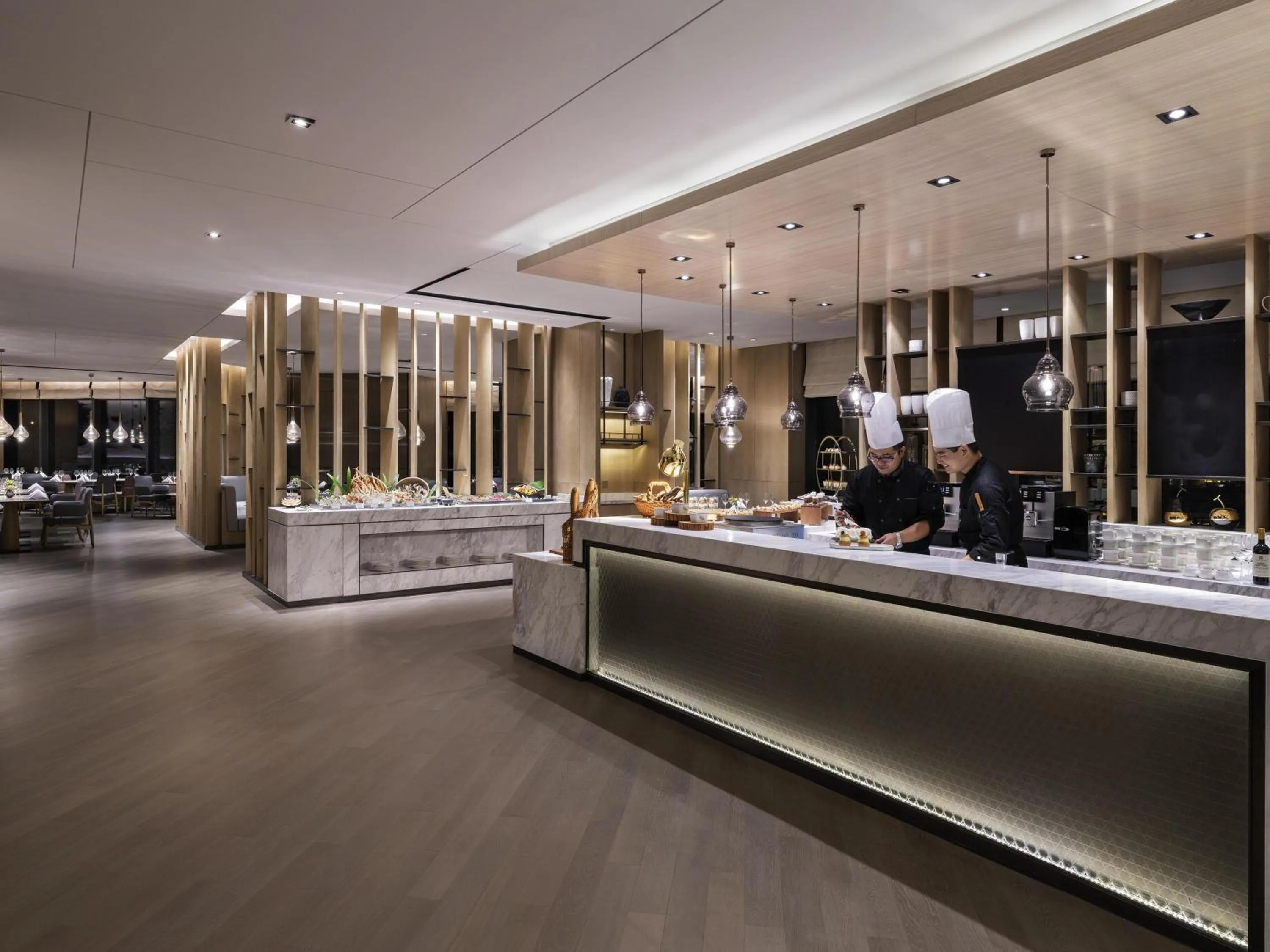 Restaurant/places to eat in Grand Mercure Shanghai Lingang