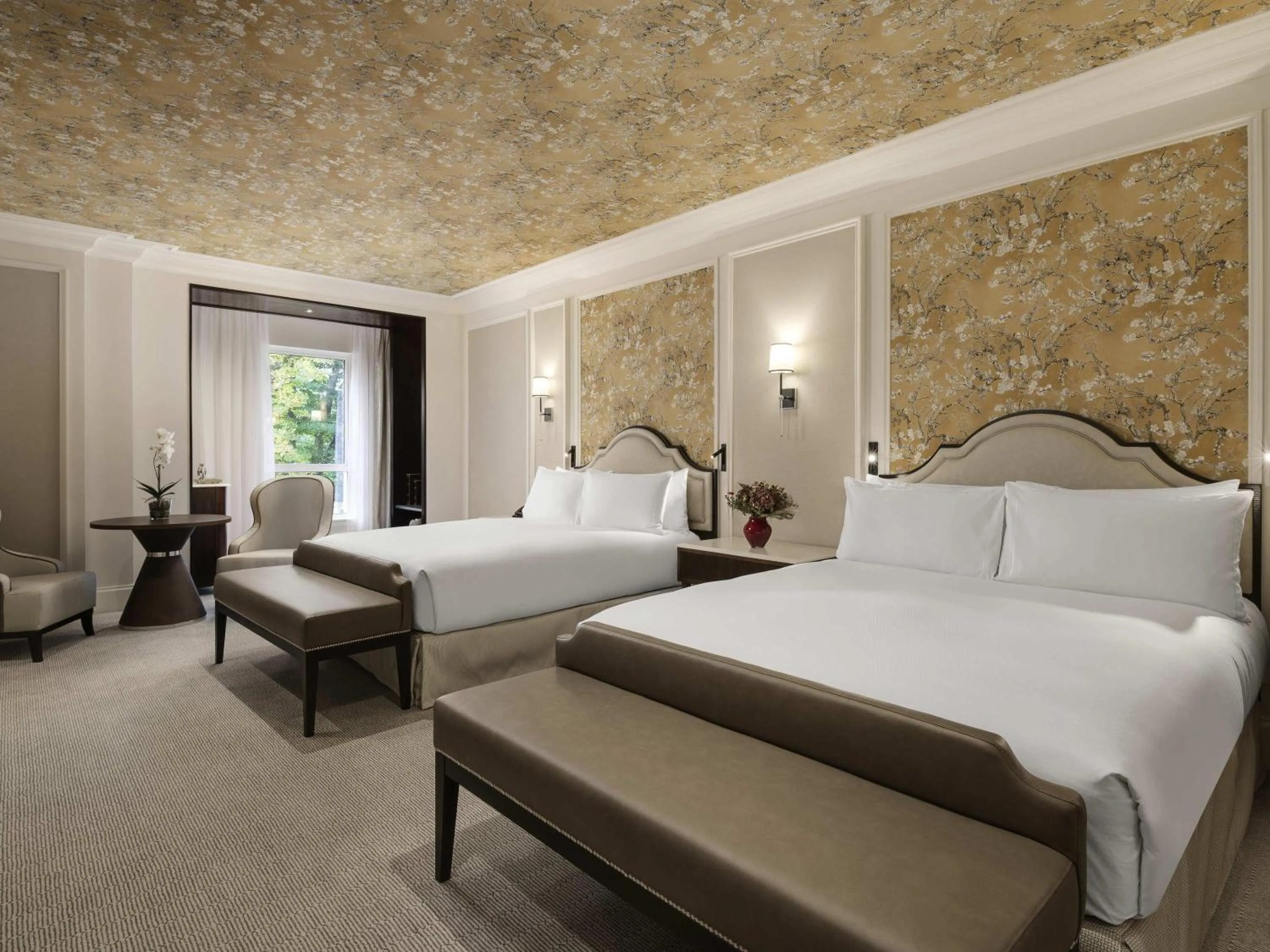 Bedroom, Bed in Fairmont Windsor Park