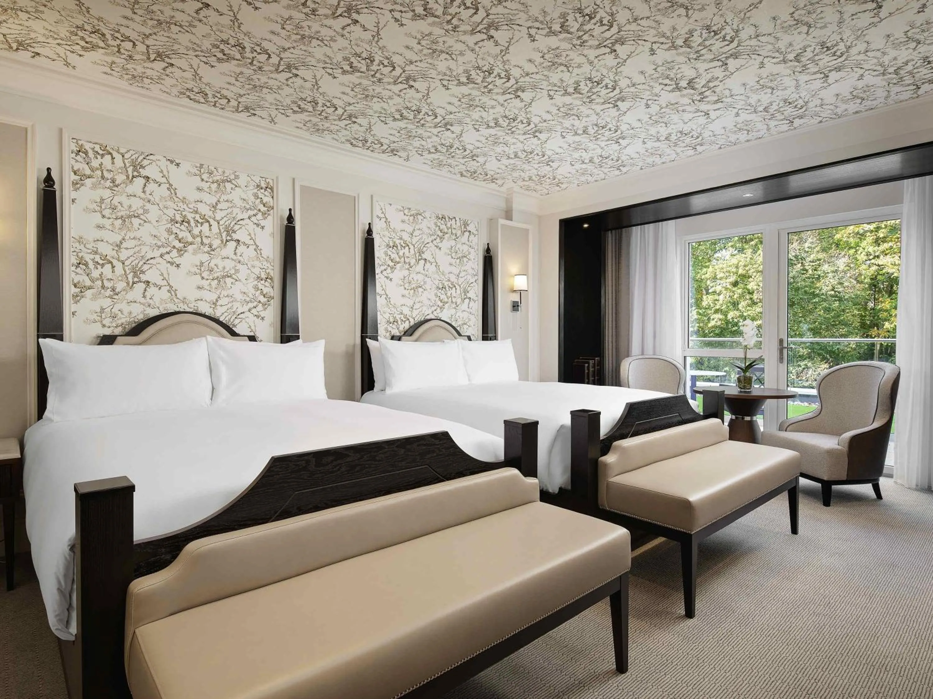 Bedroom, Bed in Fairmont Windsor Park