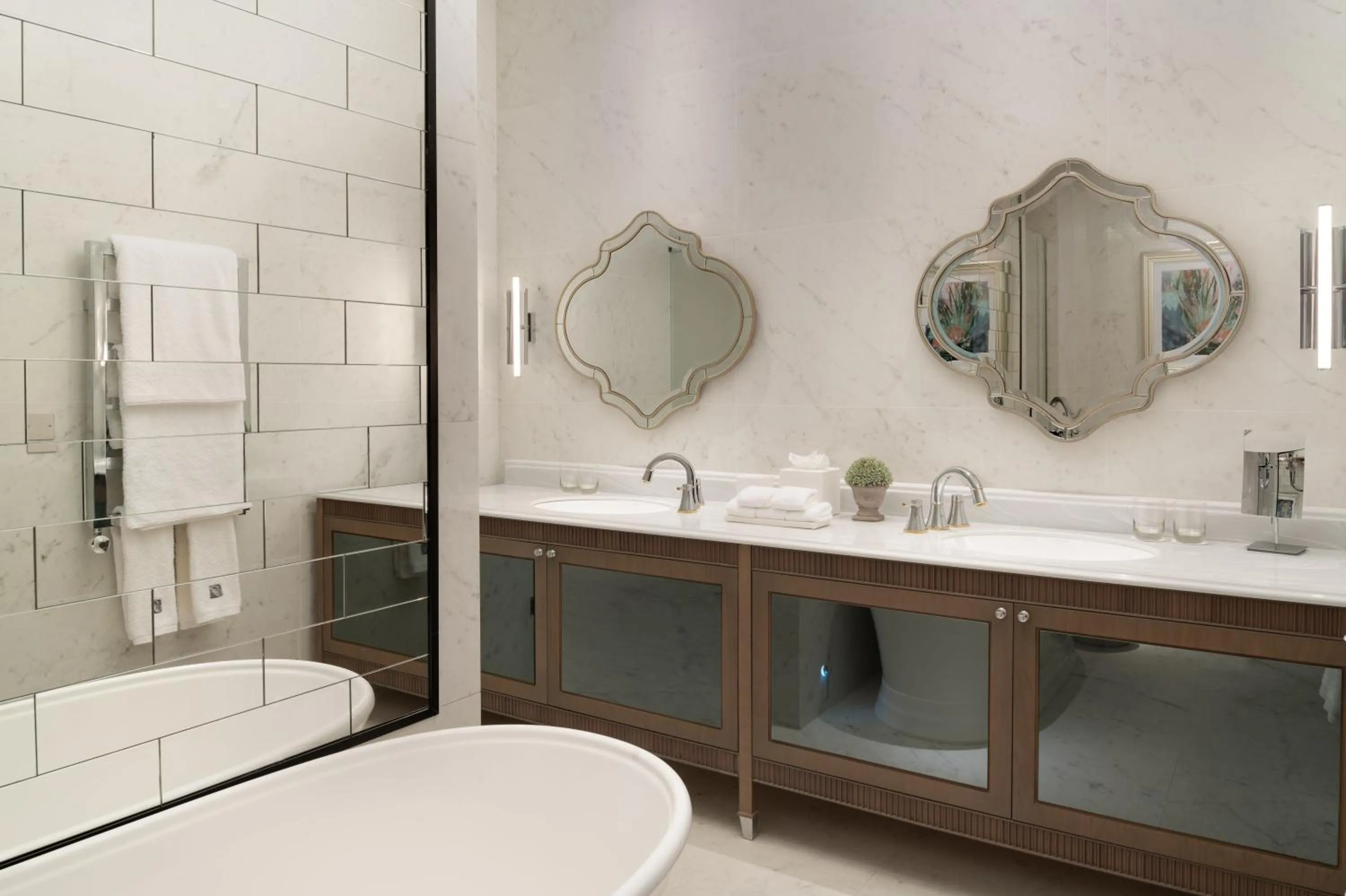 Bathroom in Fairmont Windsor Park