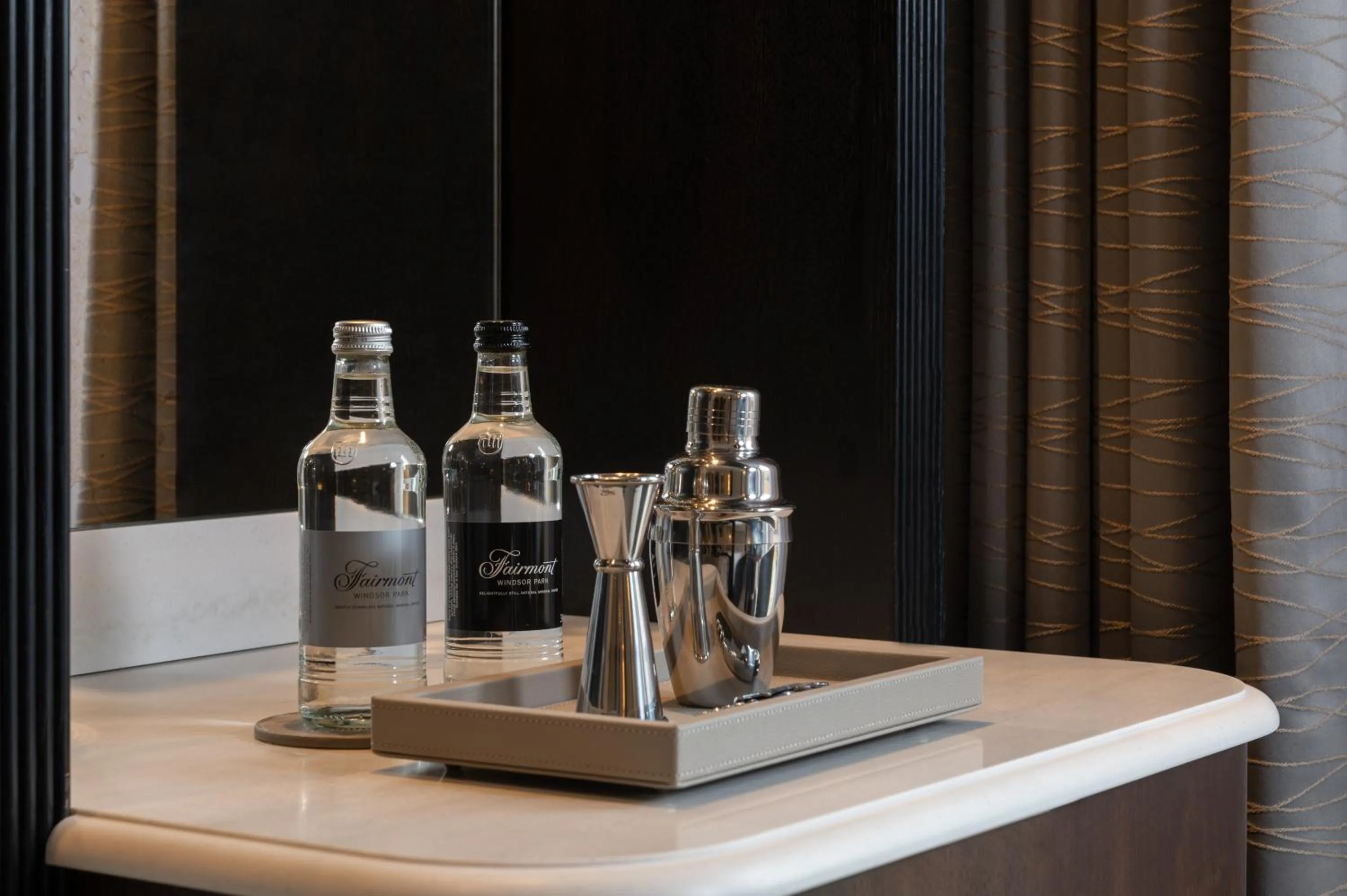 oven in Fairmont Windsor Park