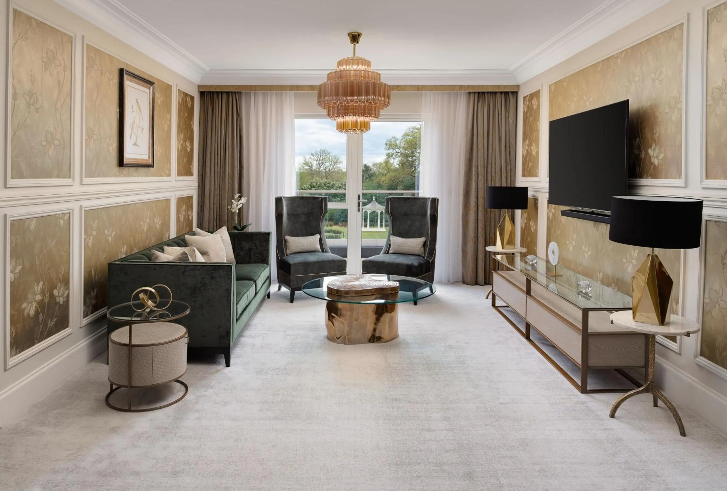 Communal lounge/ TV room in Fairmont Windsor Park