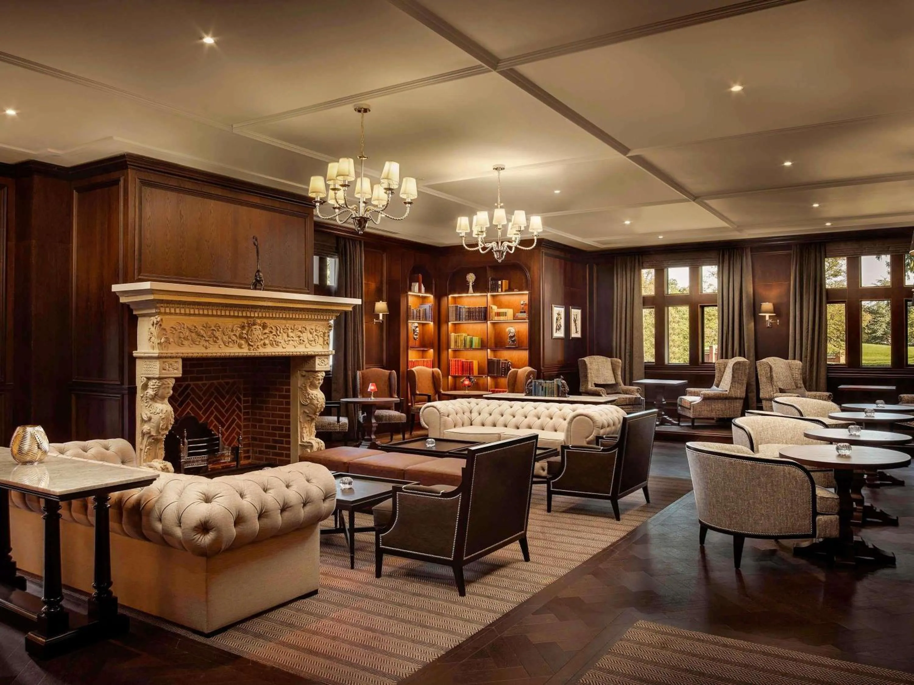 Restaurant/places to eat in Fairmont Windsor Park