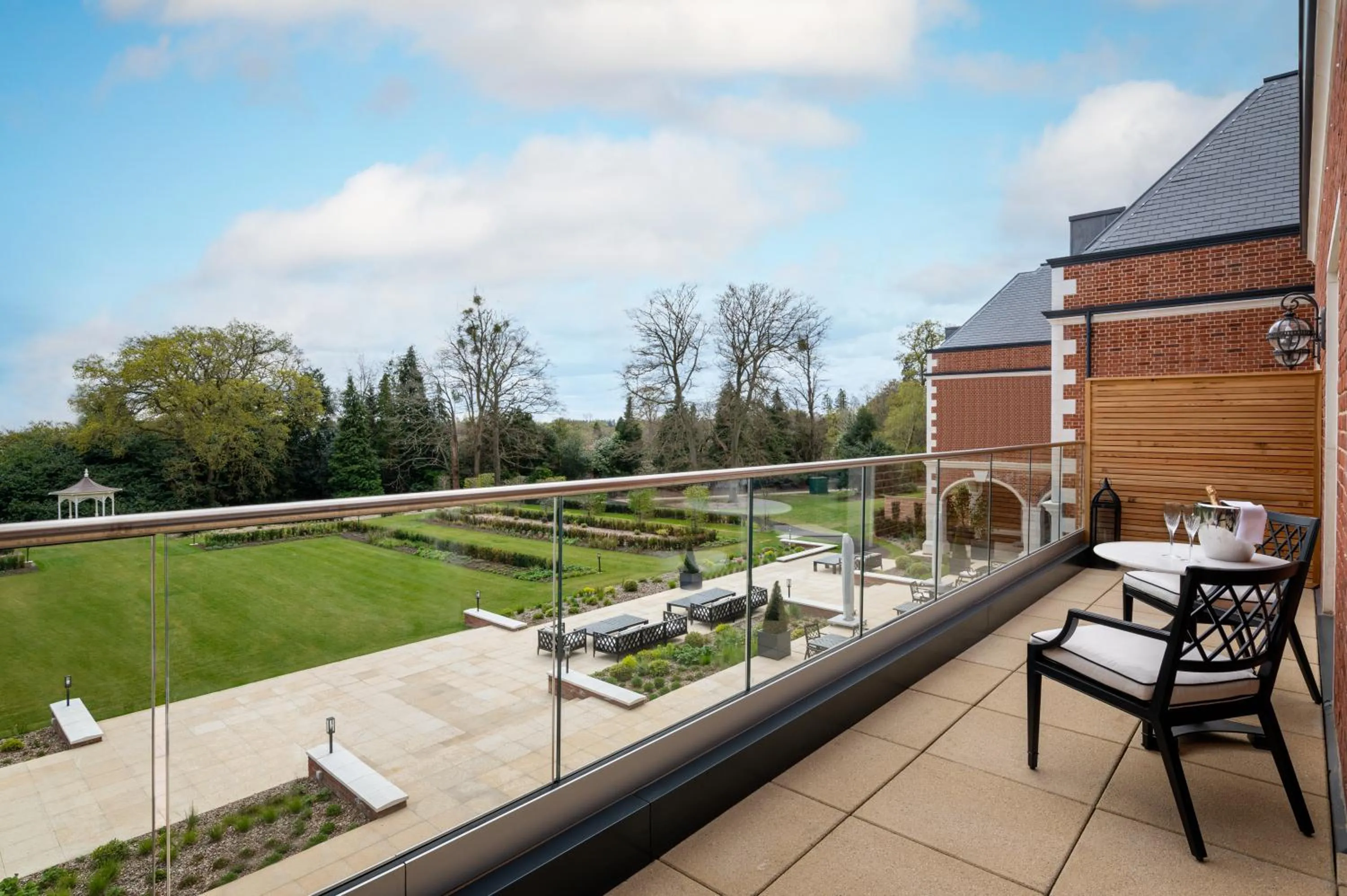 Garden in Fairmont Windsor Park