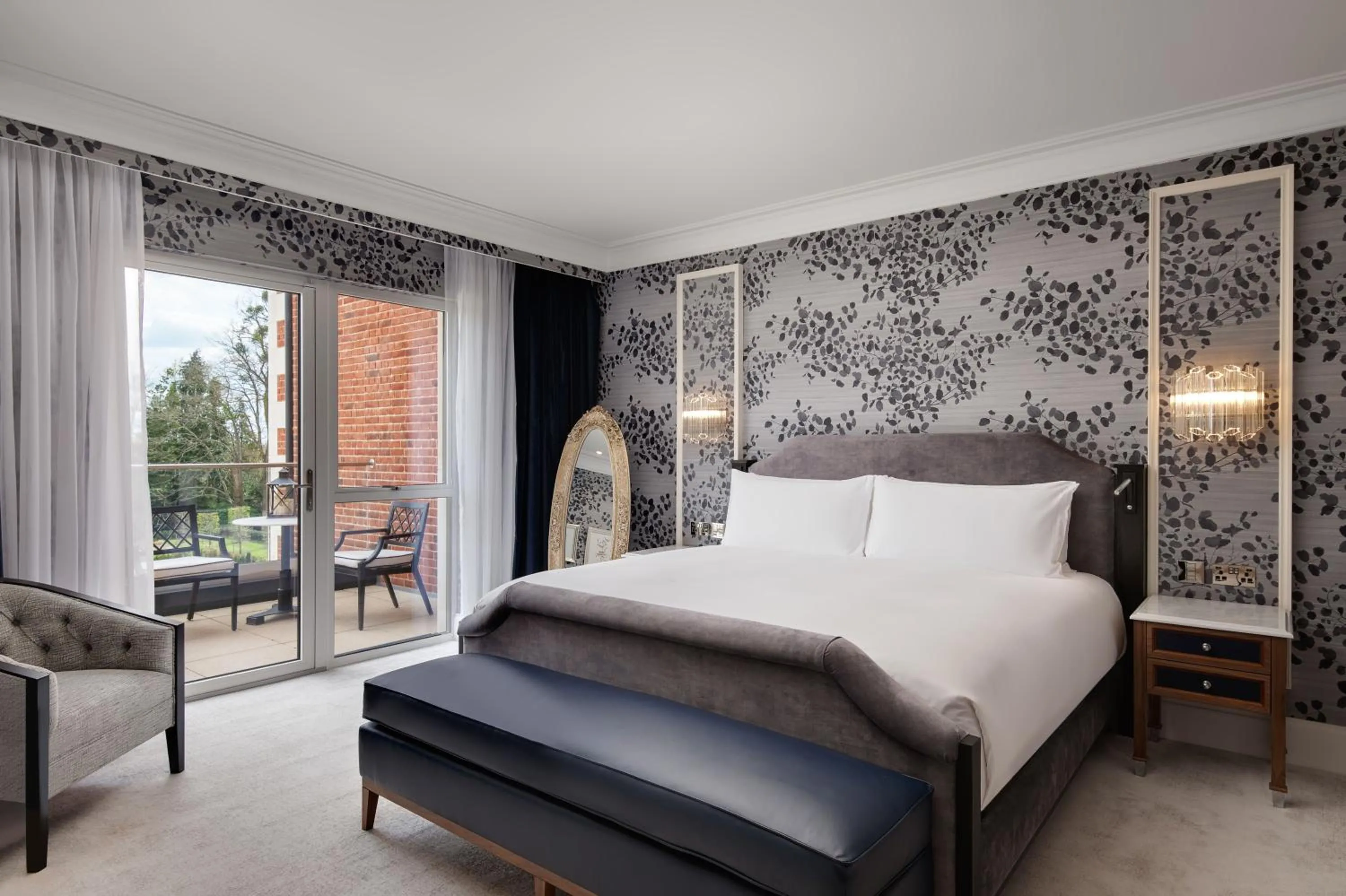 Bed in Fairmont Windsor Park