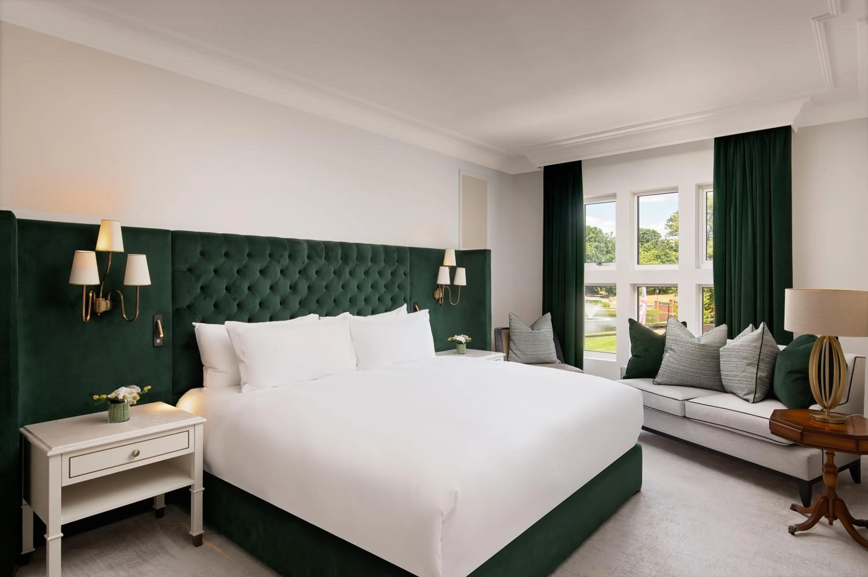 Bed in Fairmont Windsor Park