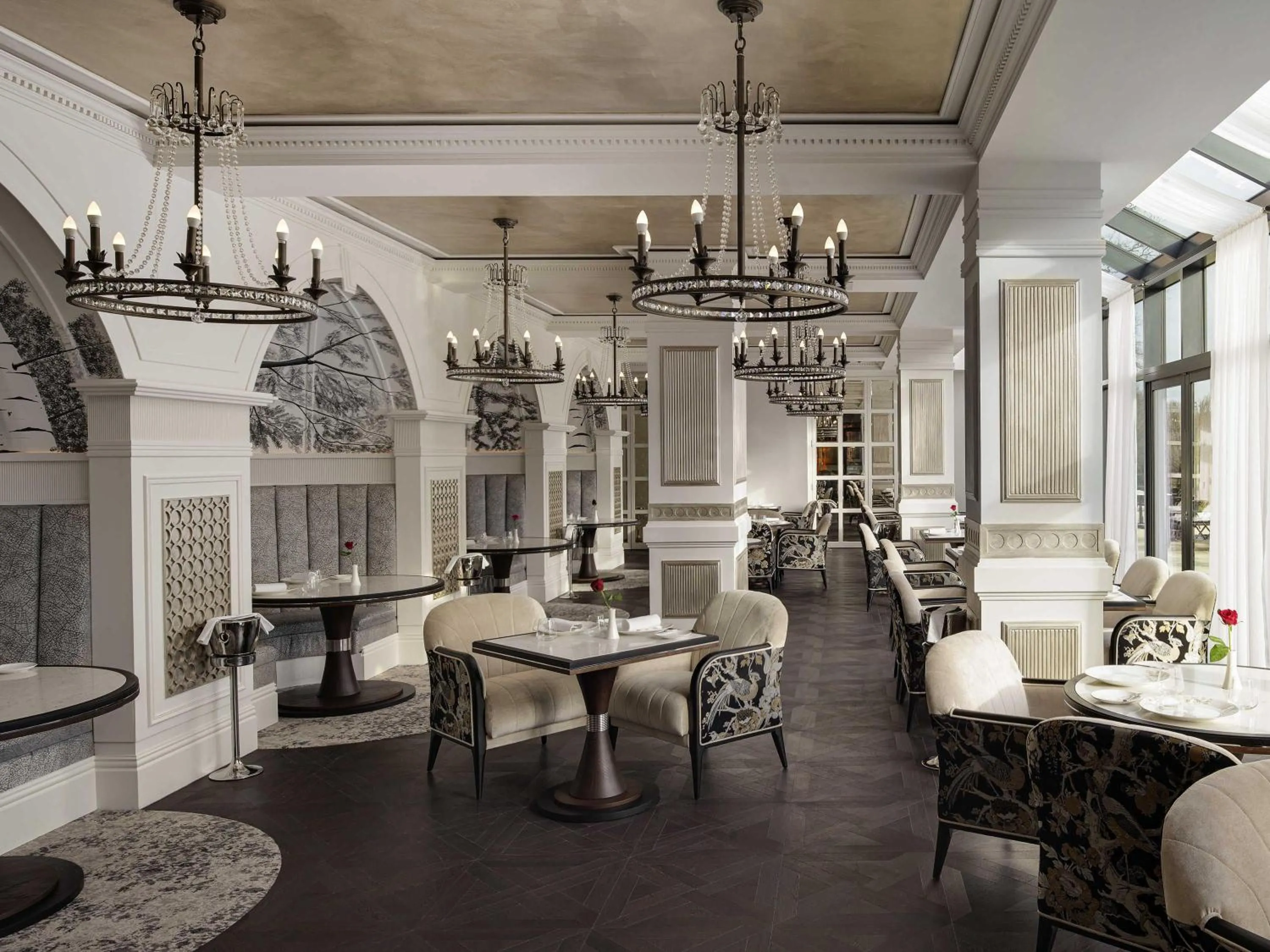 Restaurant/places to eat in Fairmont Windsor Park