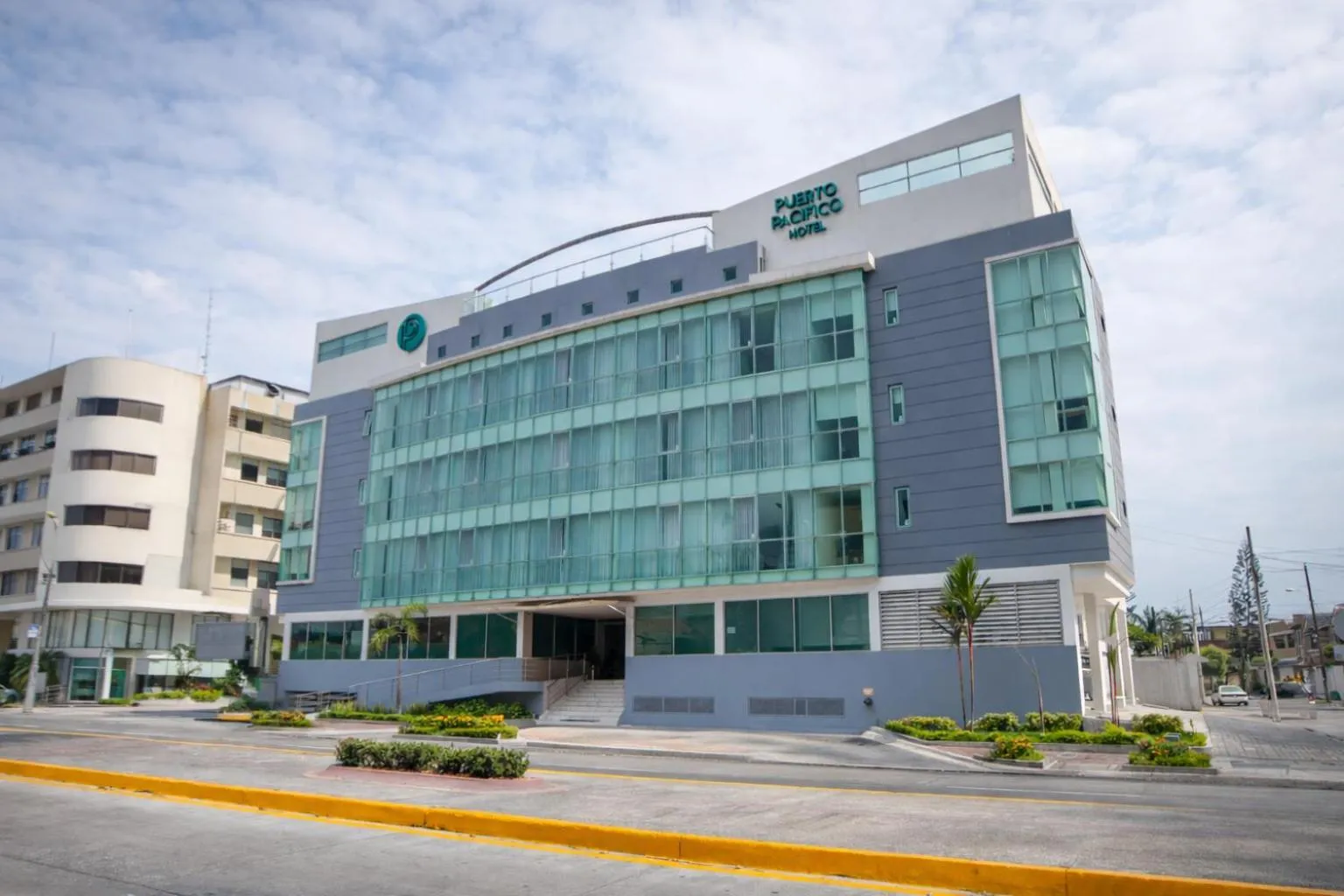 Property building in Hotel Puerto Pacifico Guayaquil Airport