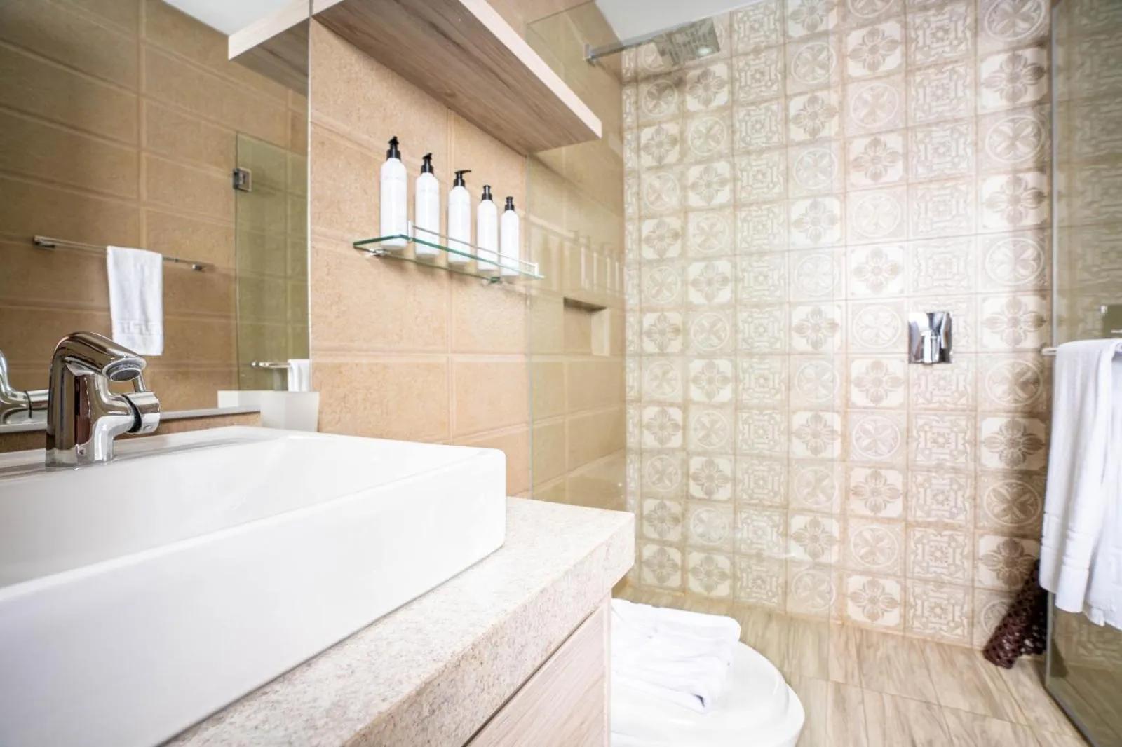 Bathroom in Hotel Puerto Pacifico Guayaquil Airport