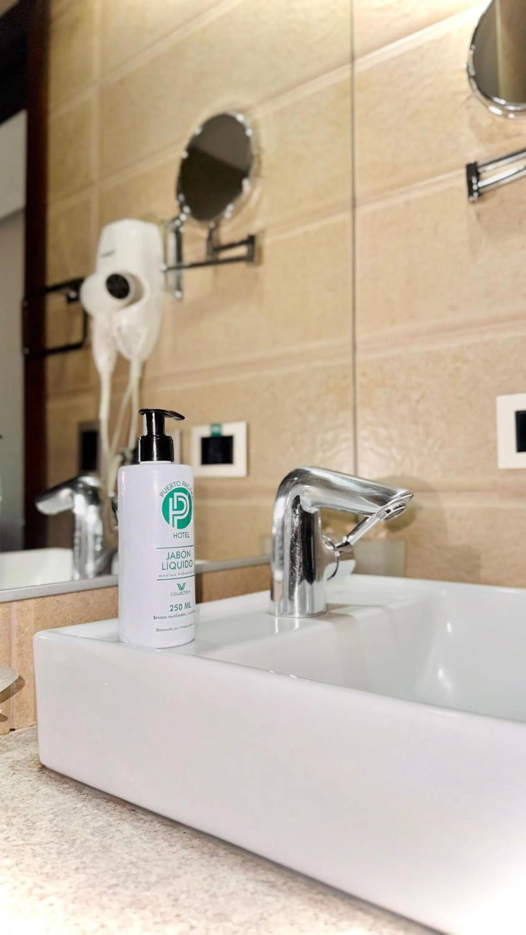 Decorative detail in Hotel Puerto Pacifico Guayaquil Airport