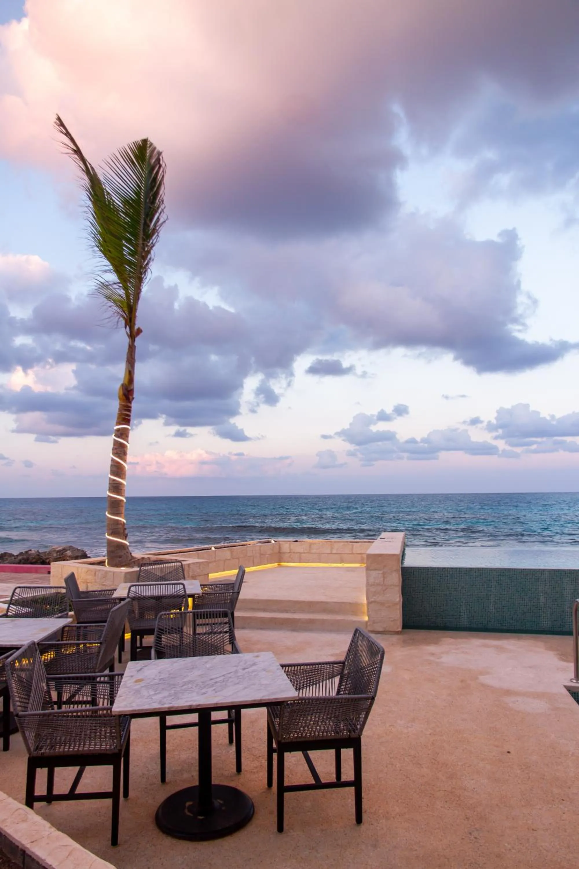 Swimming pool in Ocean Drive Hotel