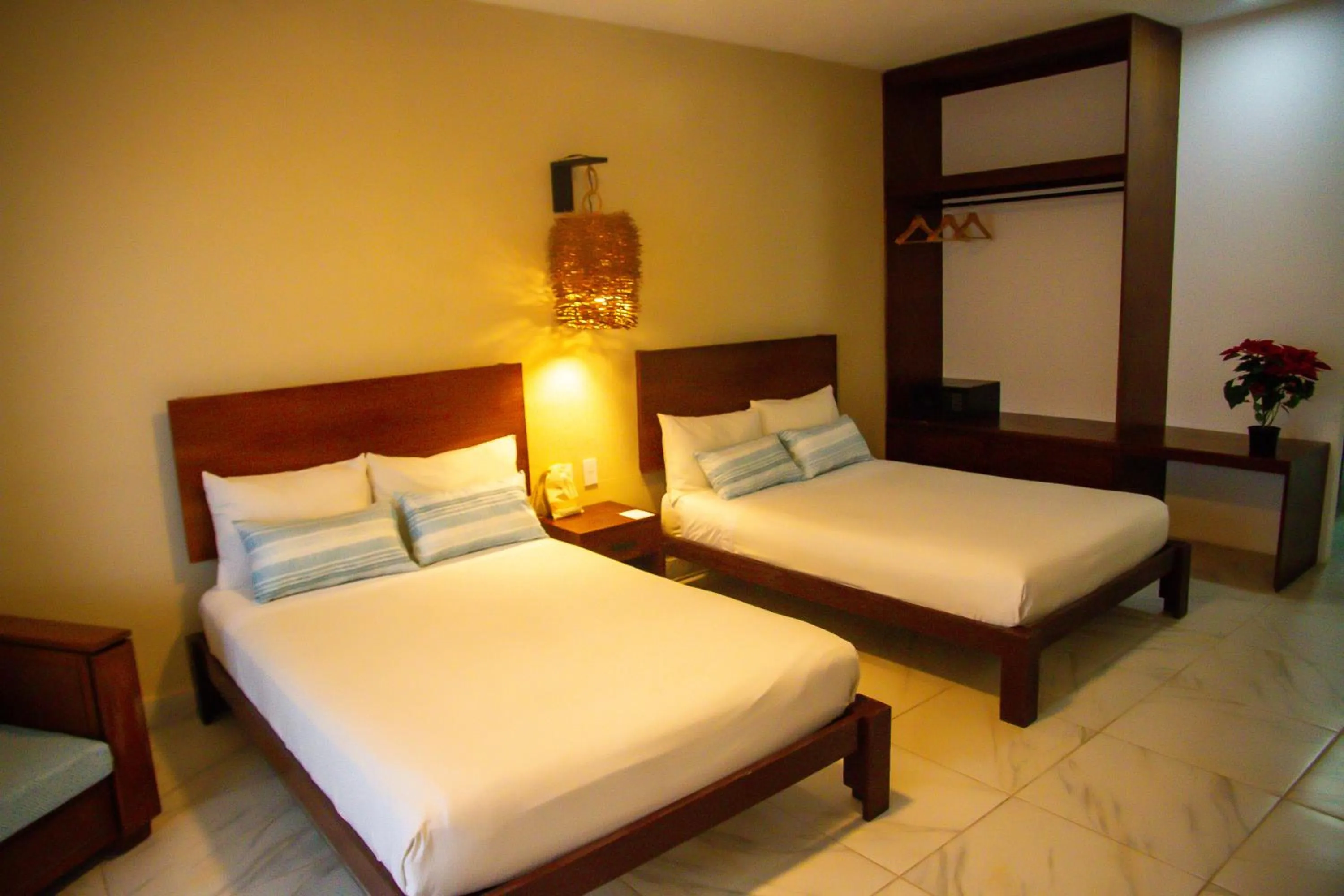 Bedroom, Bed in Ocean Drive Hotel