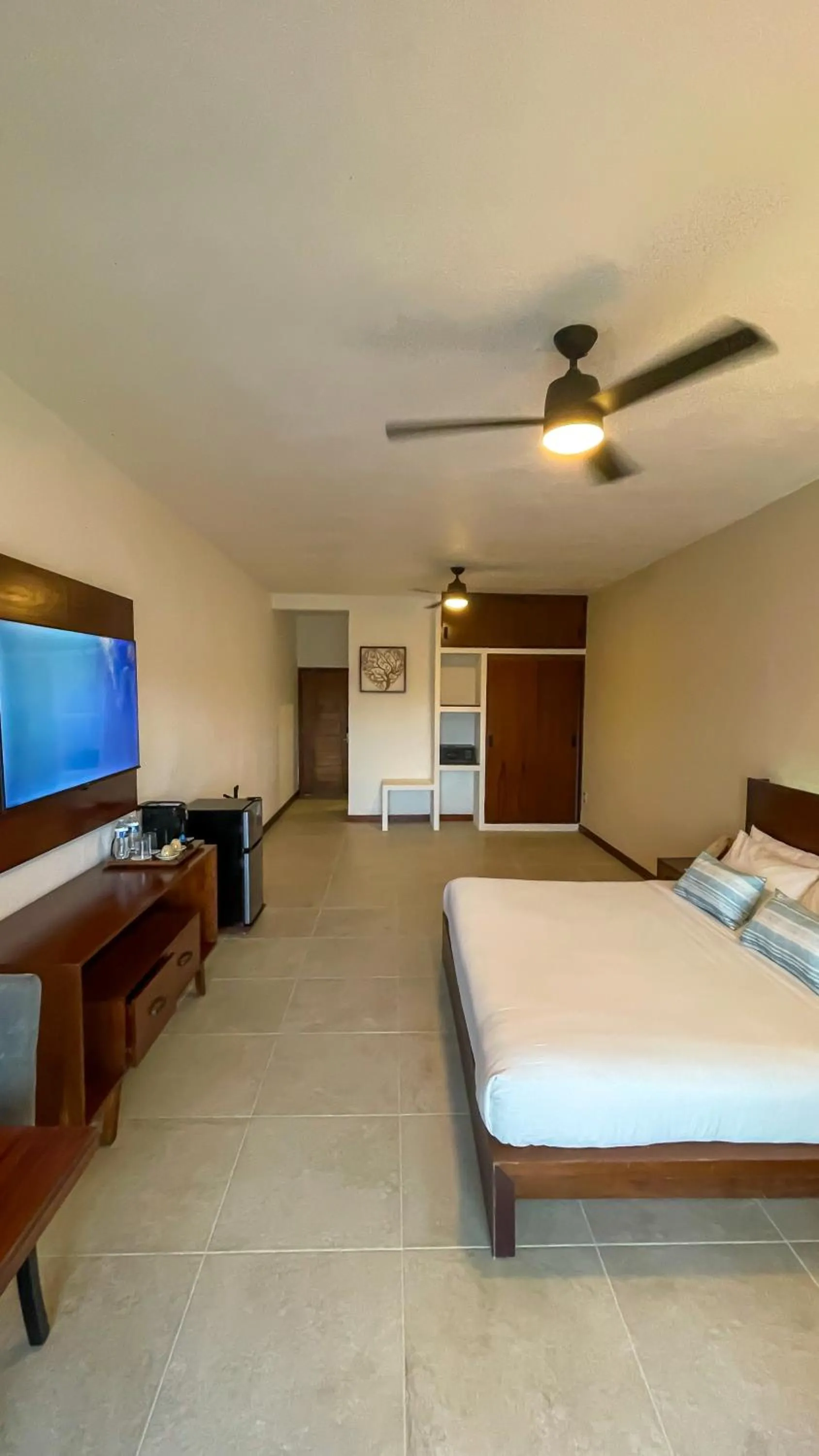 Bedroom, Bed in Ocean Drive Hotel