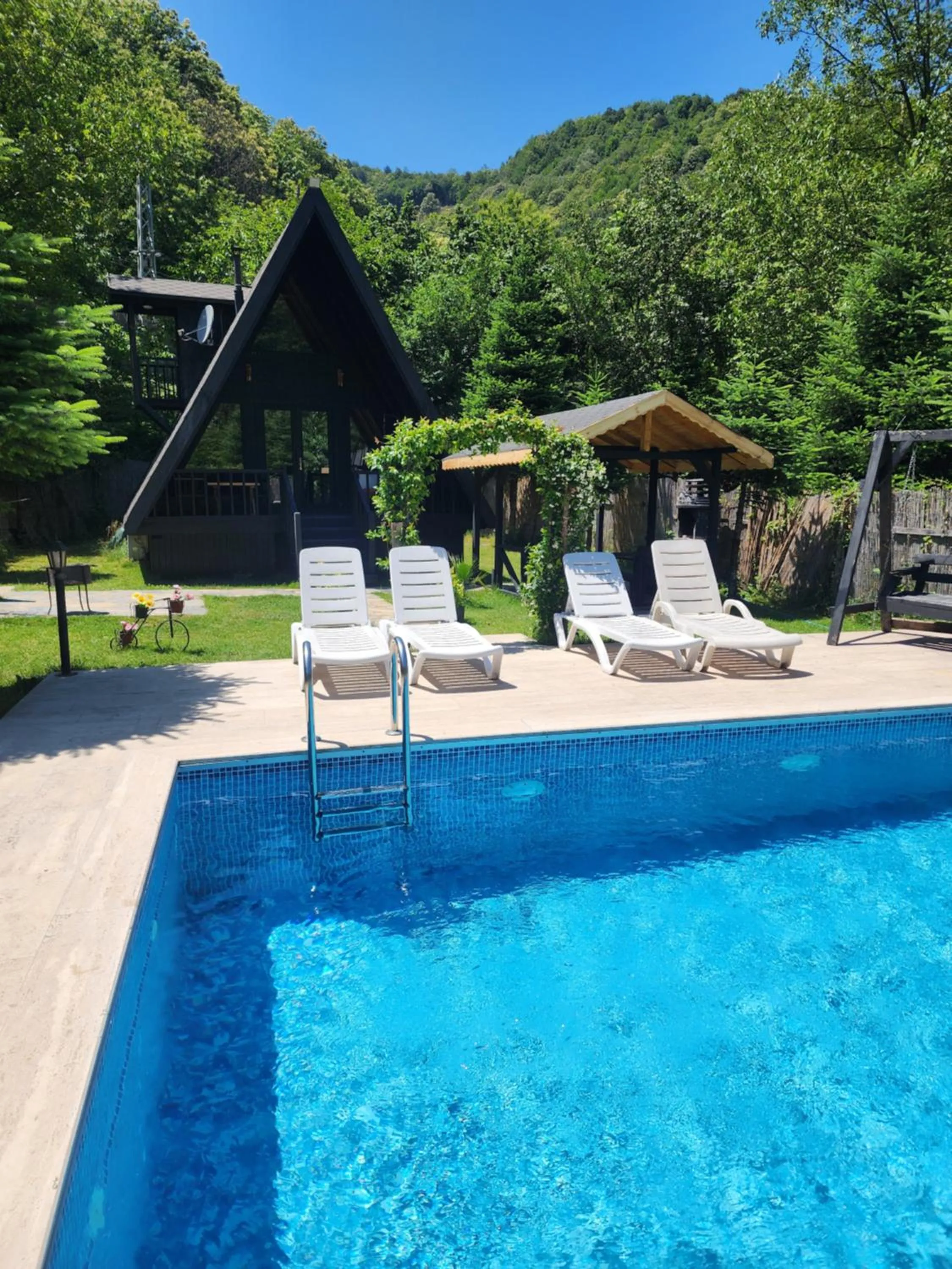 Garden in Sapanca Çağlayan Bungalow