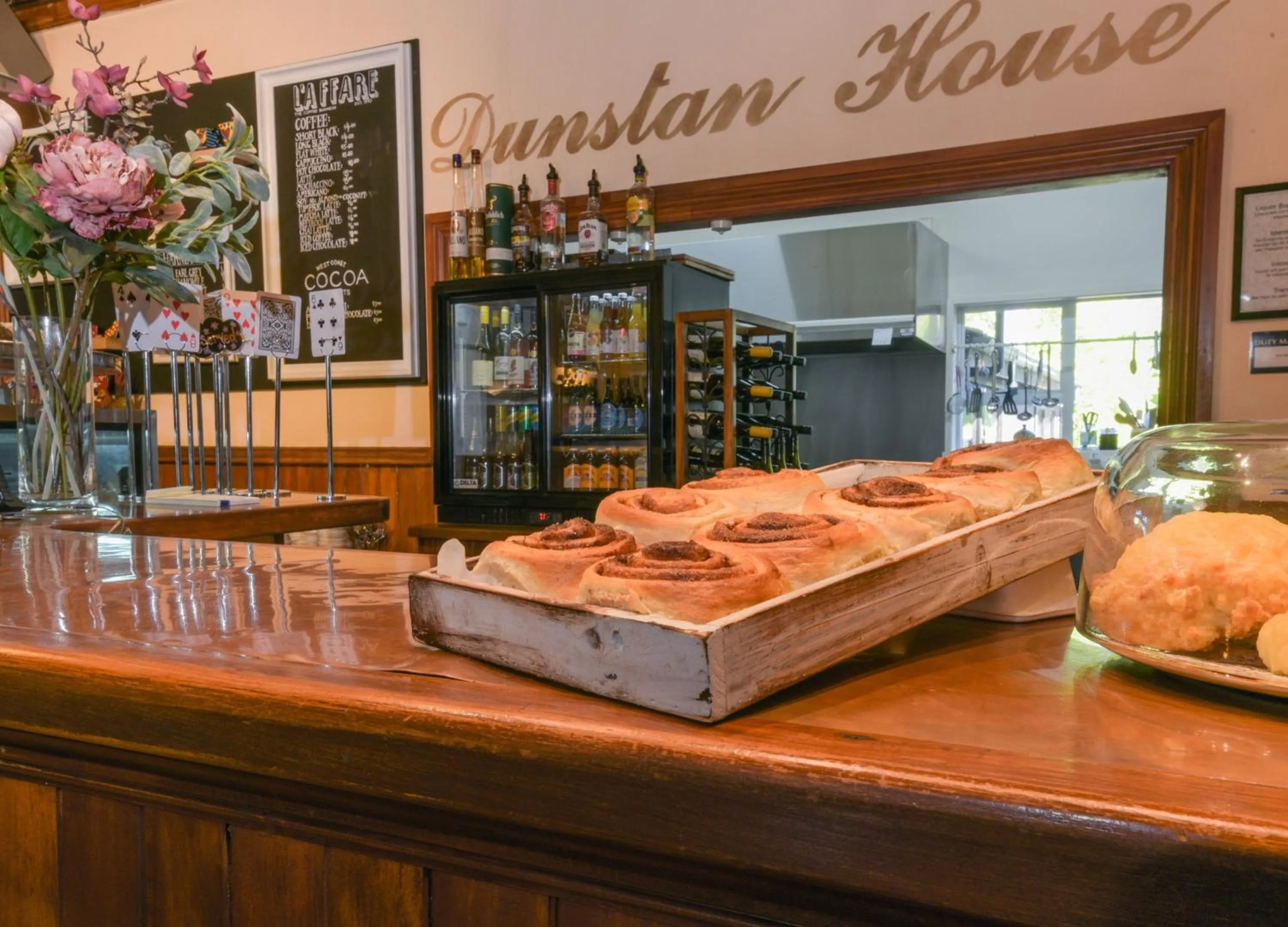 Restaurant/places to eat in Dunstan House