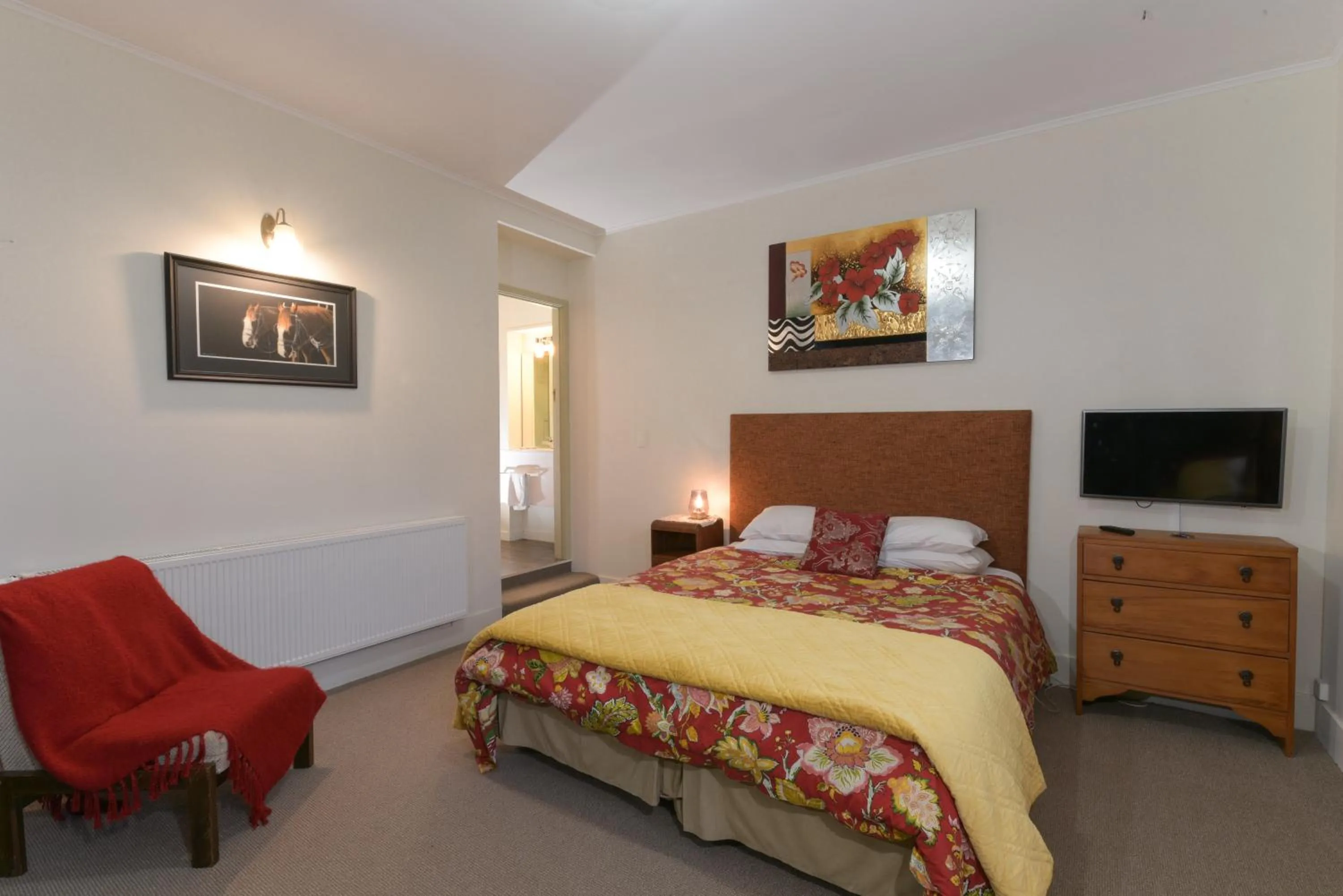 Bedroom, Bed in Dunstan House