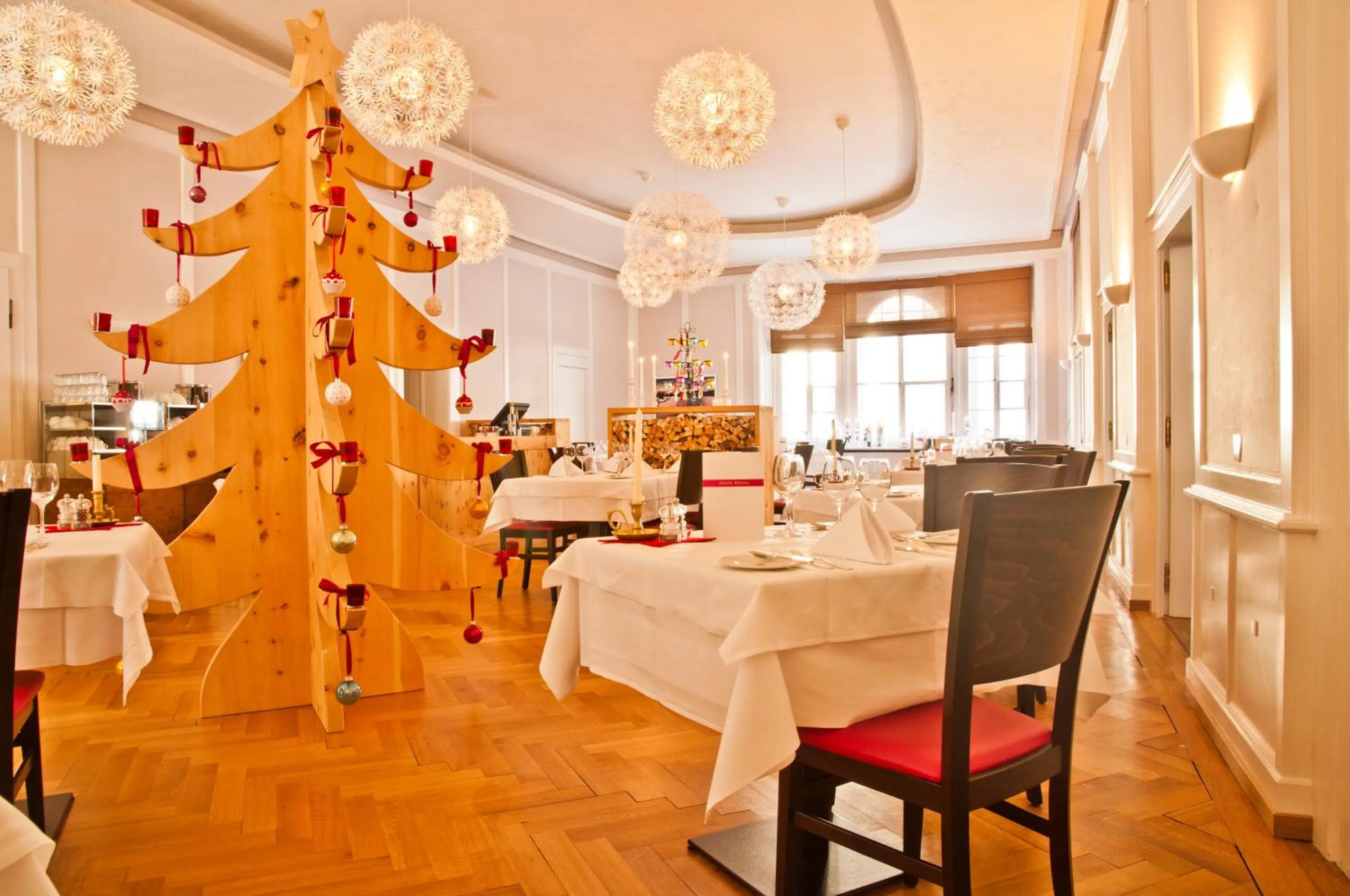 Restaurant/places to eat in Hotel Rosatsch