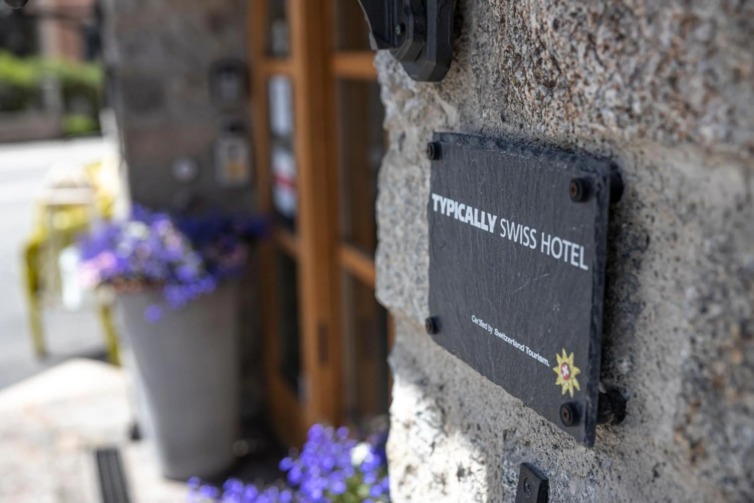 Facade/entrance in Hotel Rosatsch